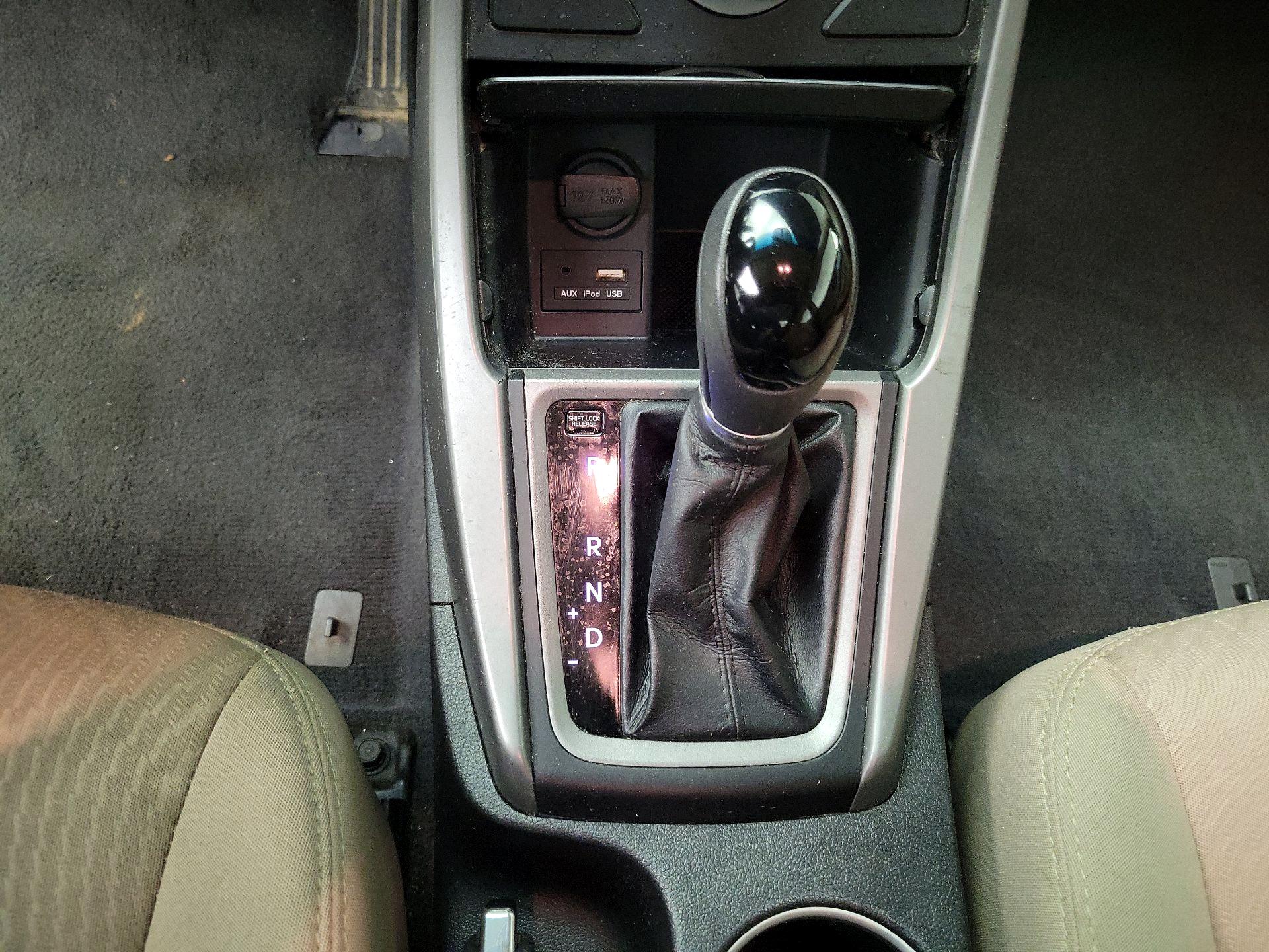 Thumbnail: 2014 Hyundai Elantra - 16