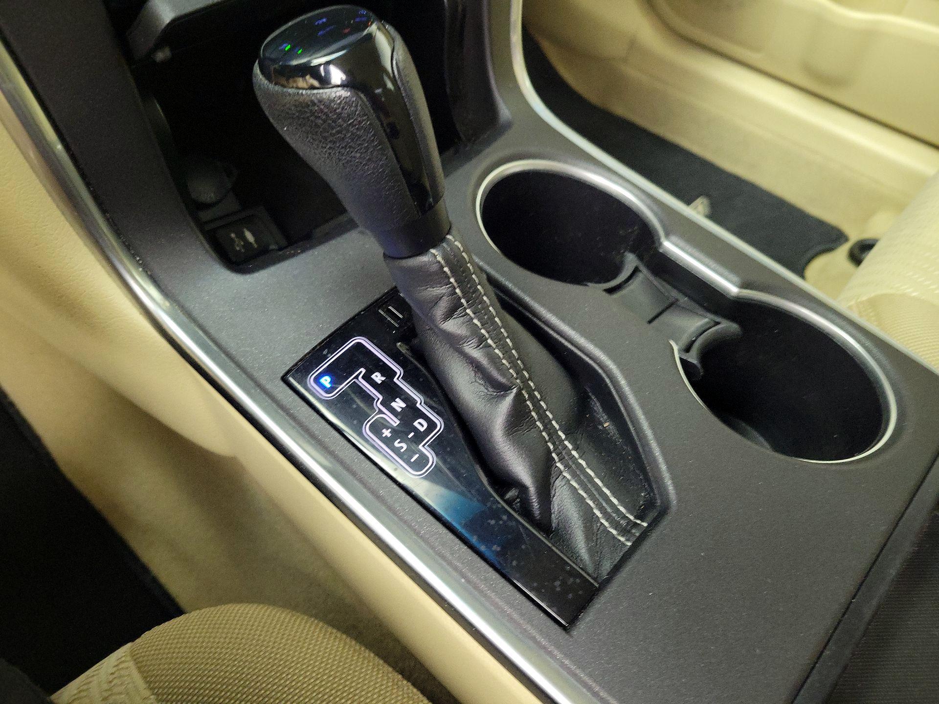 Thumbnail: 2015 Toyota Camry - 17