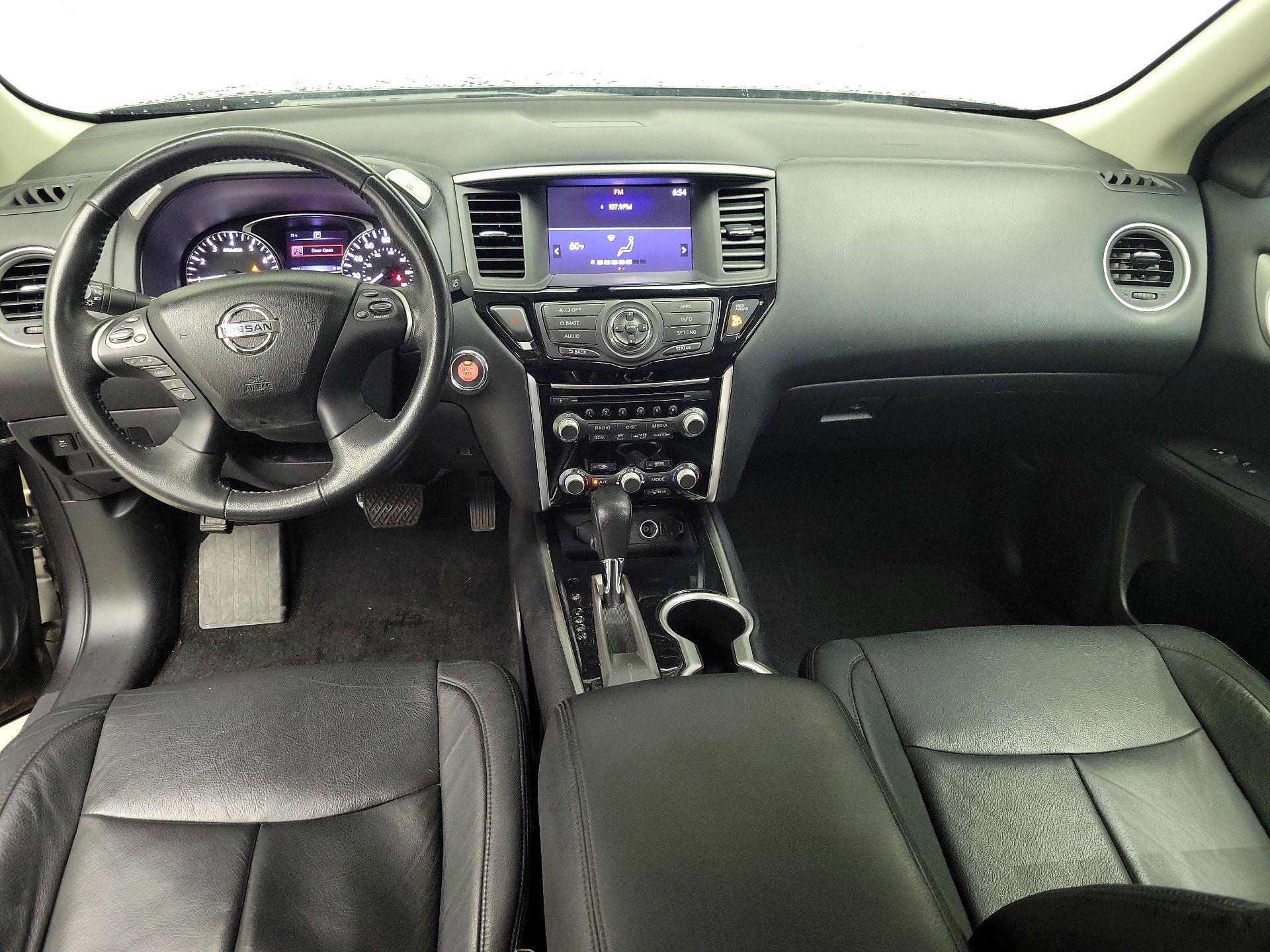 Thumbnail: 2017 Nissan Pathfinder - 9