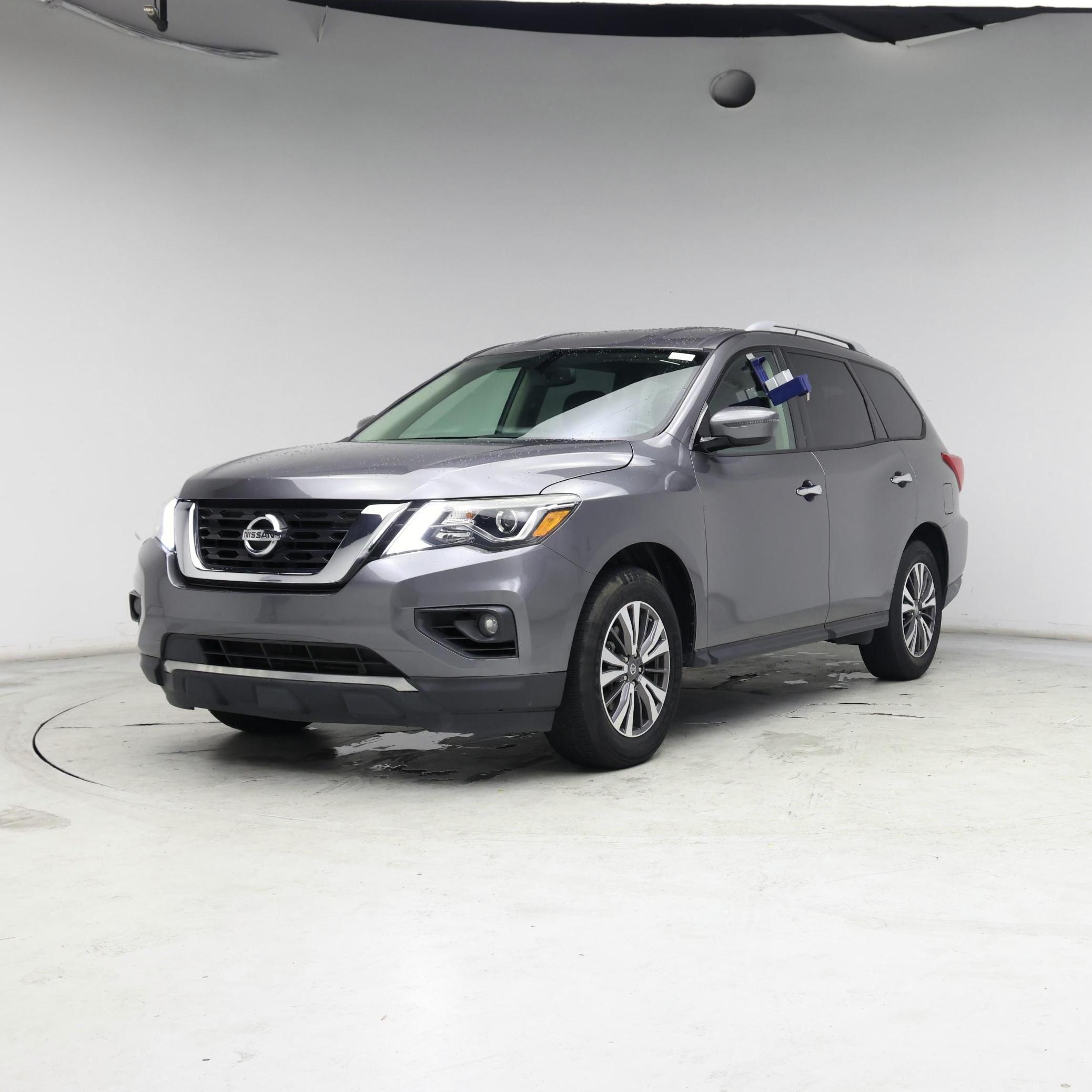 Thumbnail: 2017 Nissan Pathfinder - 4
