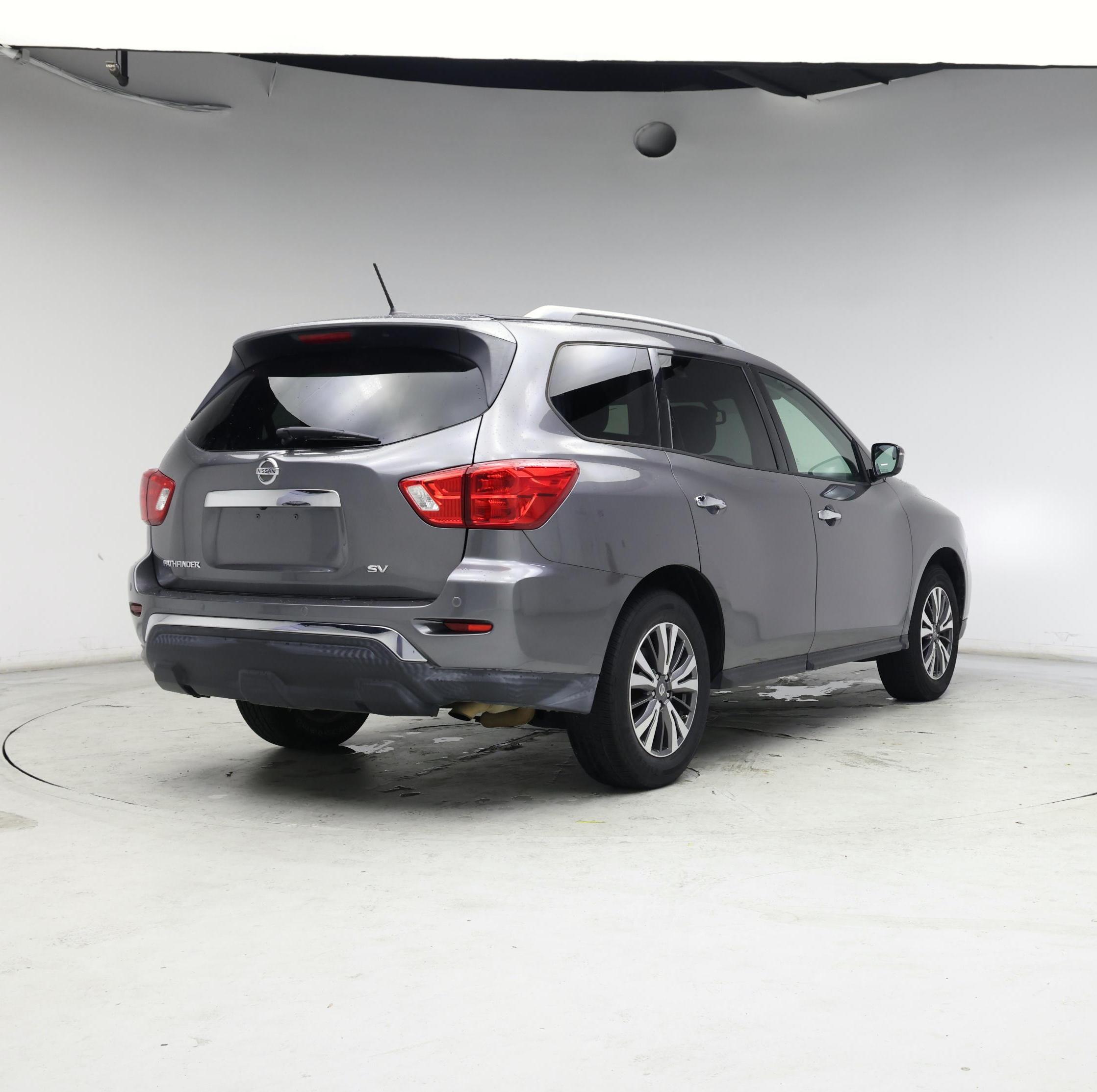 Thumbnail: 2017 Nissan Pathfinder - 8