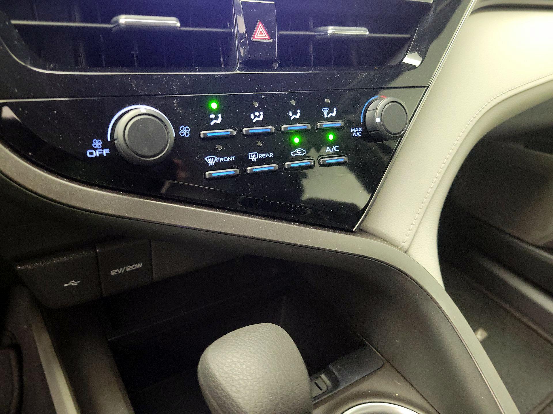 Thumbnail: 2021 Toyota Camry - 16