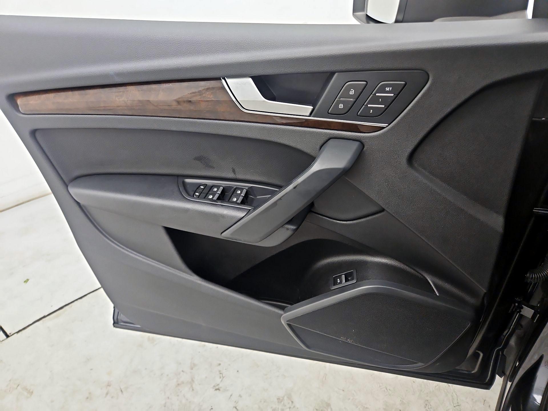 Thumbnail: 2020 Audi Q5 - 12
