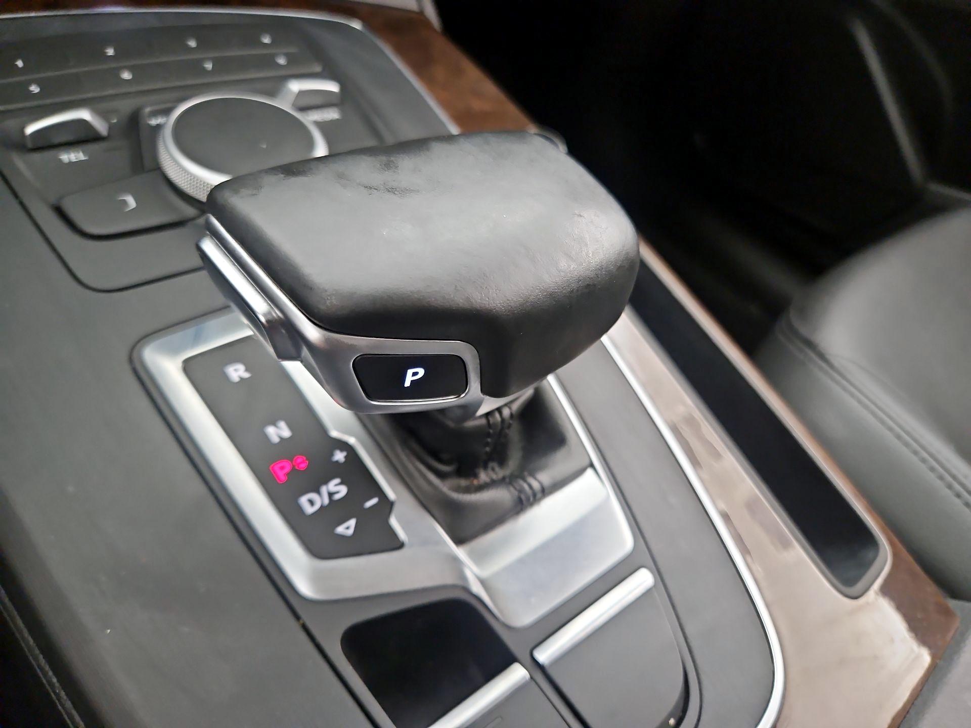 Thumbnail: 2020 Audi Q5 - 17