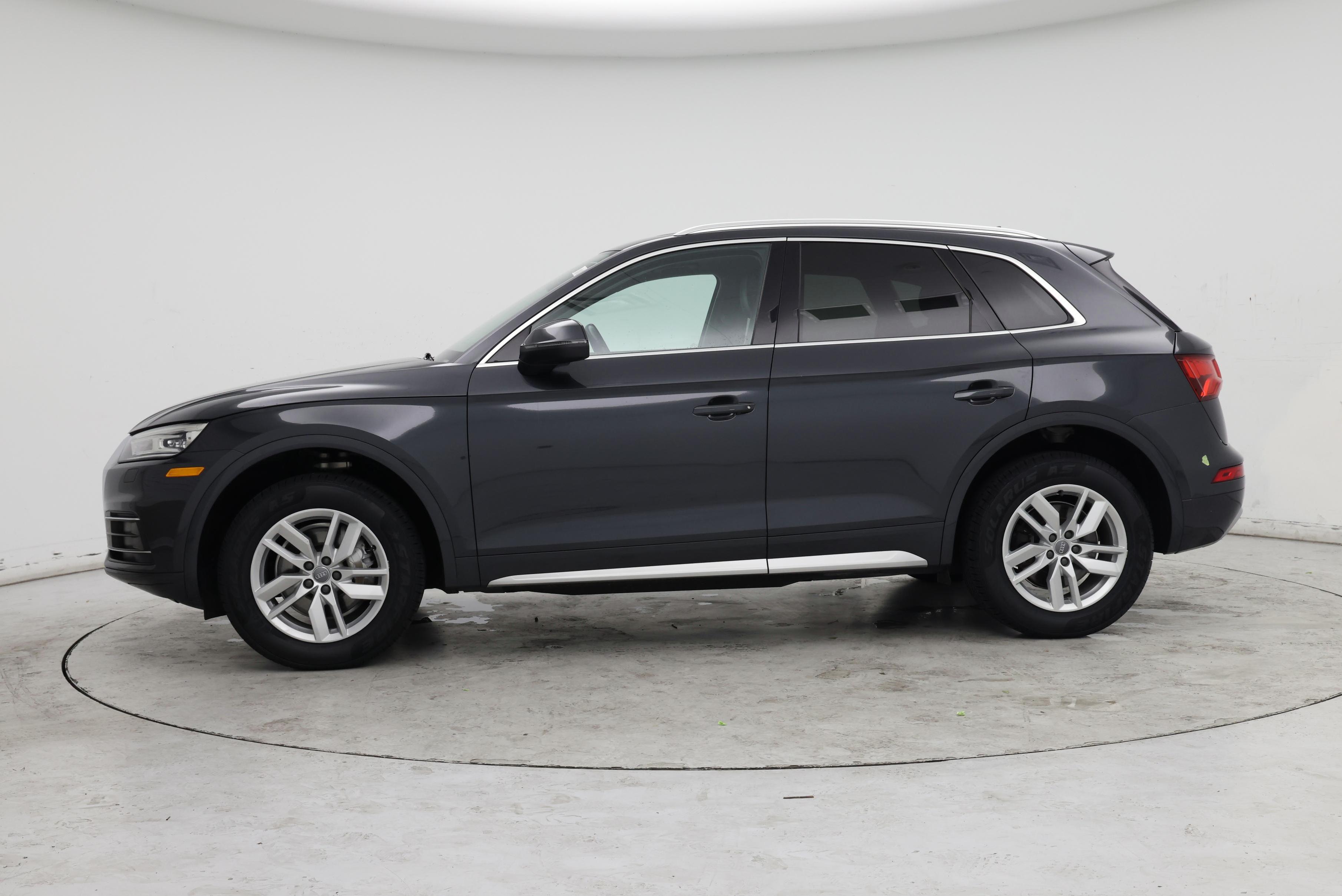 Thumbnail: 2020 Audi Q5 - 3