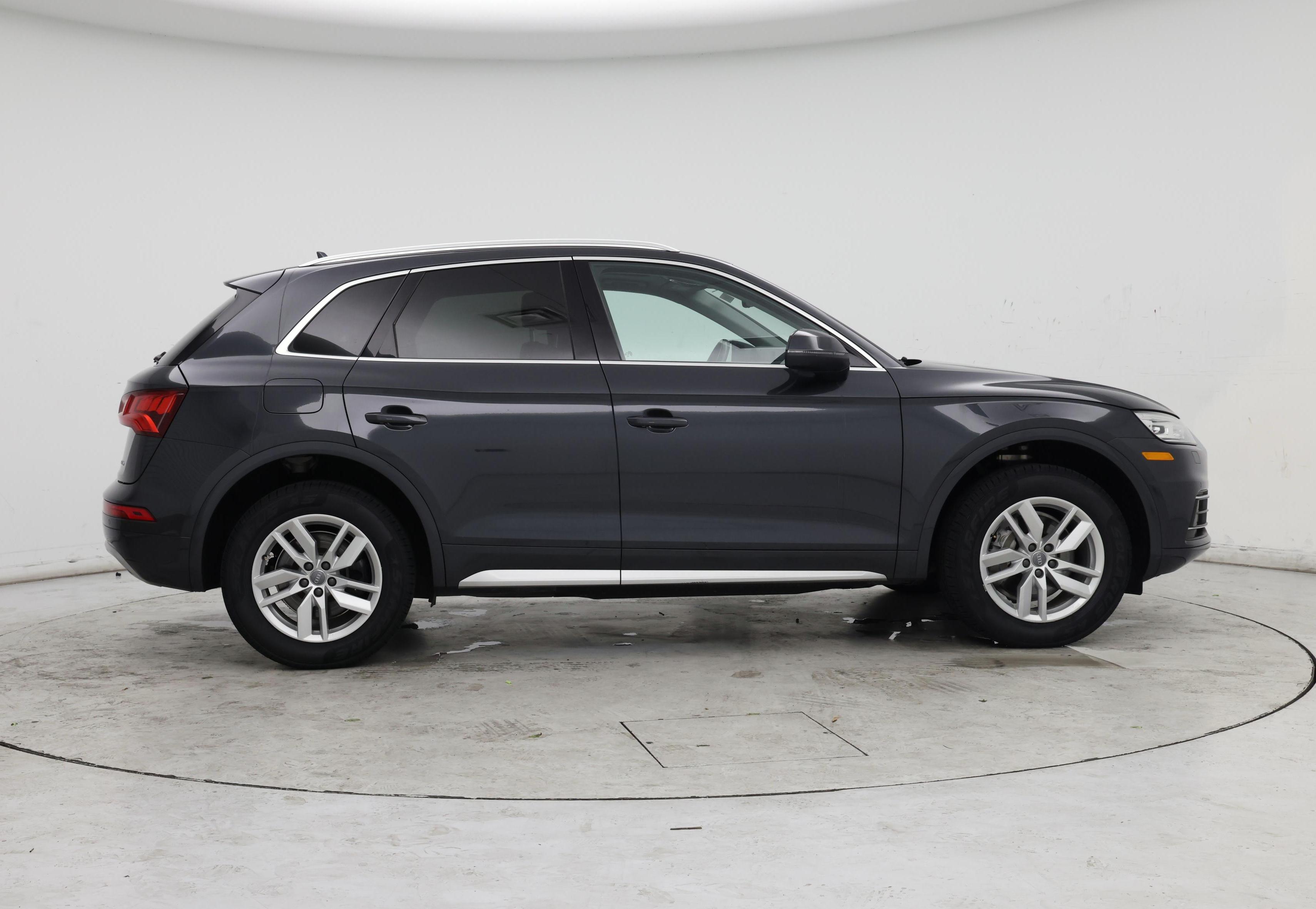 Thumbnail: 2020 Audi Q5 - 7