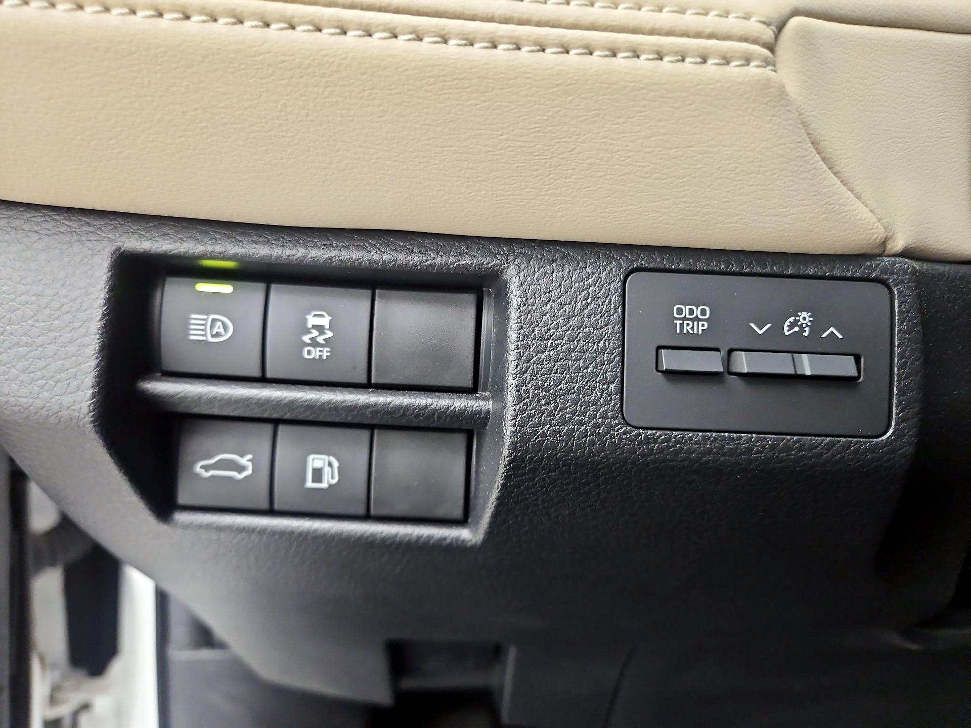 Thumbnail: 2021 Toyota Avalon - 13