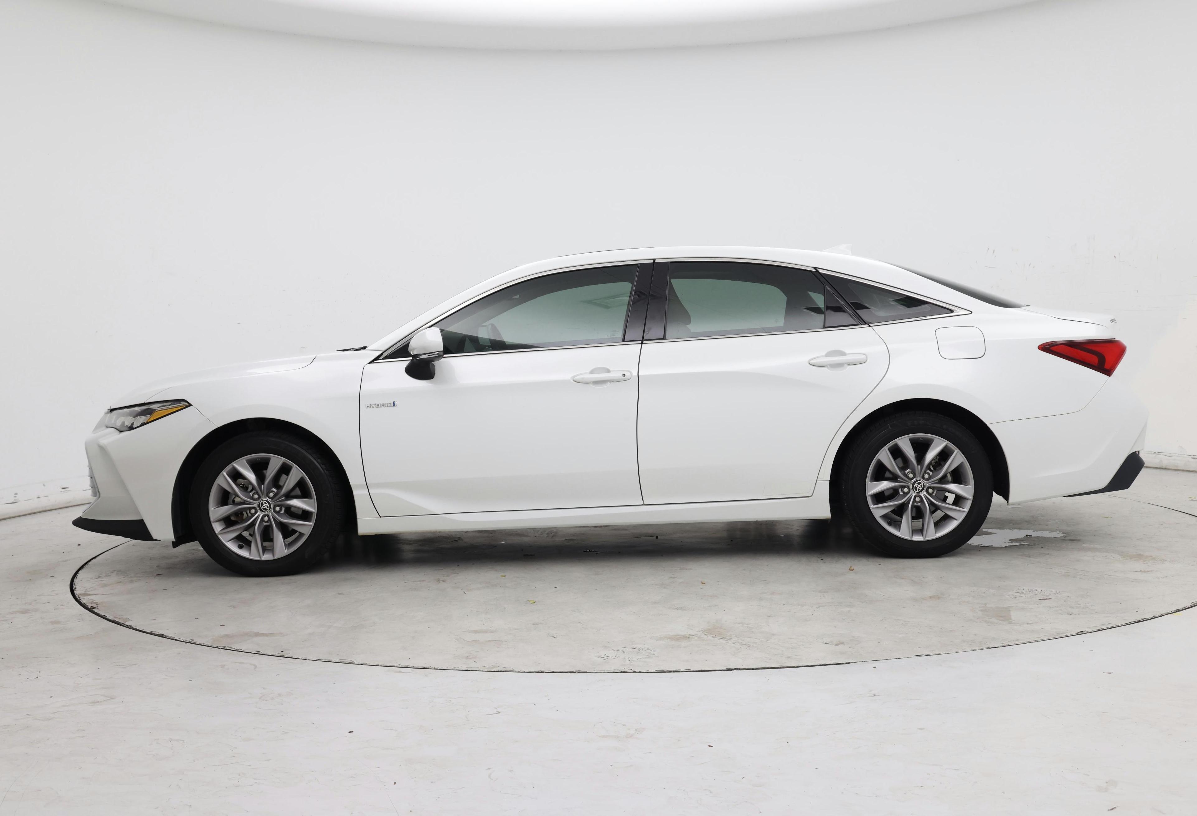 Thumbnail: 2021 Toyota Avalon - 3