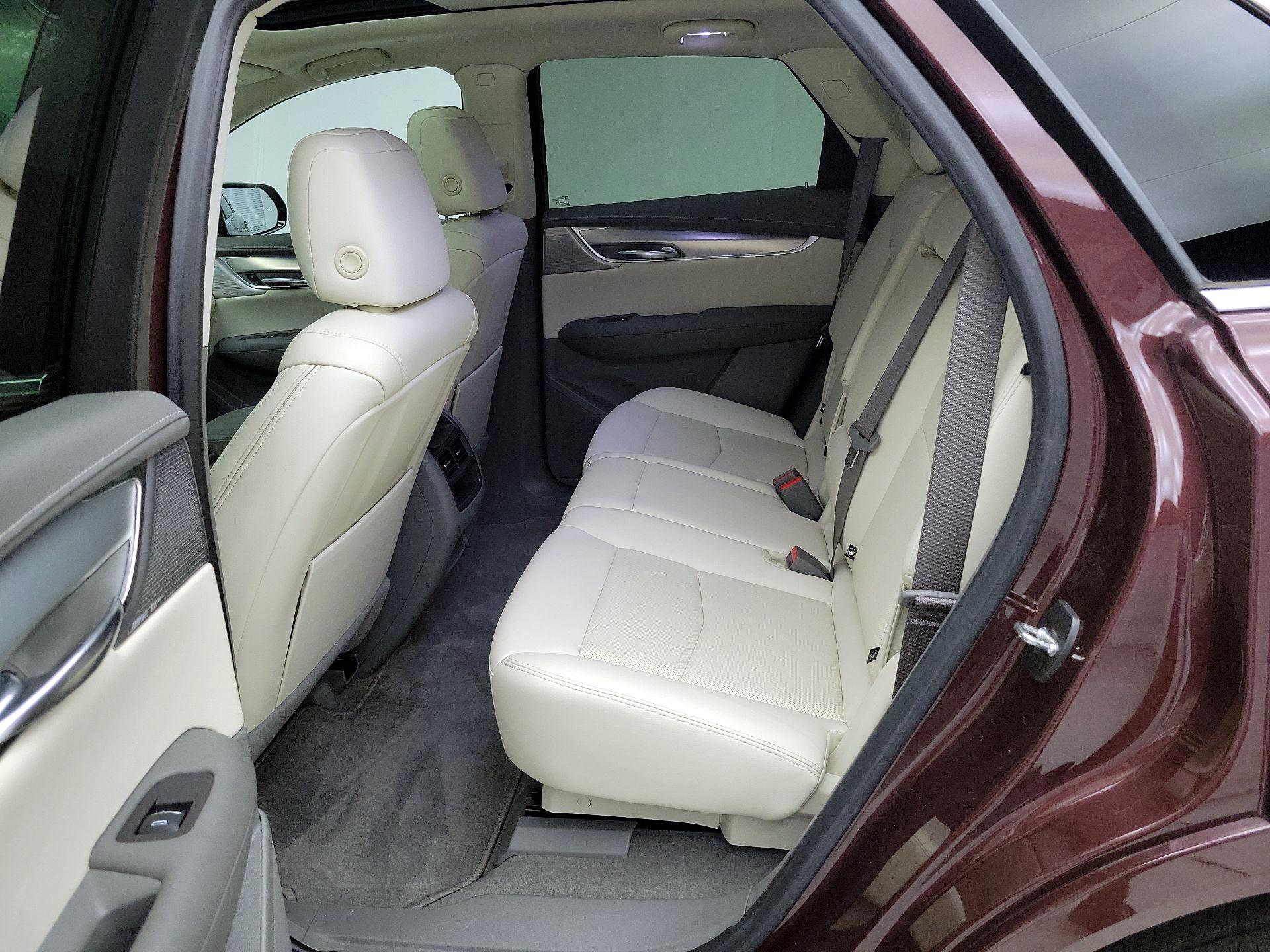 Thumbnail: 2022 Cadillac XT5 - 20