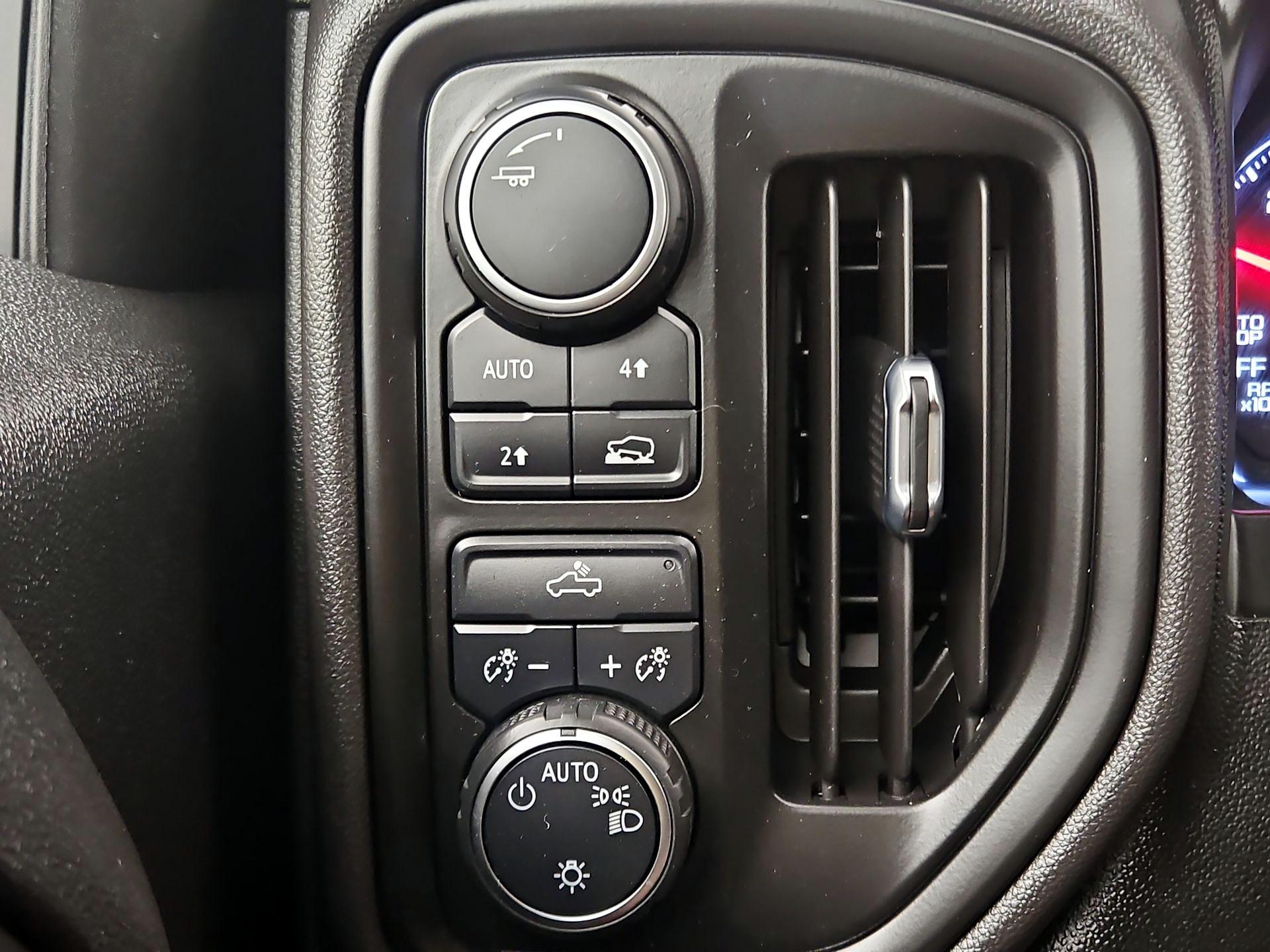 Thumbnail: 2021 Chevrolet Silverado 1500 - 13