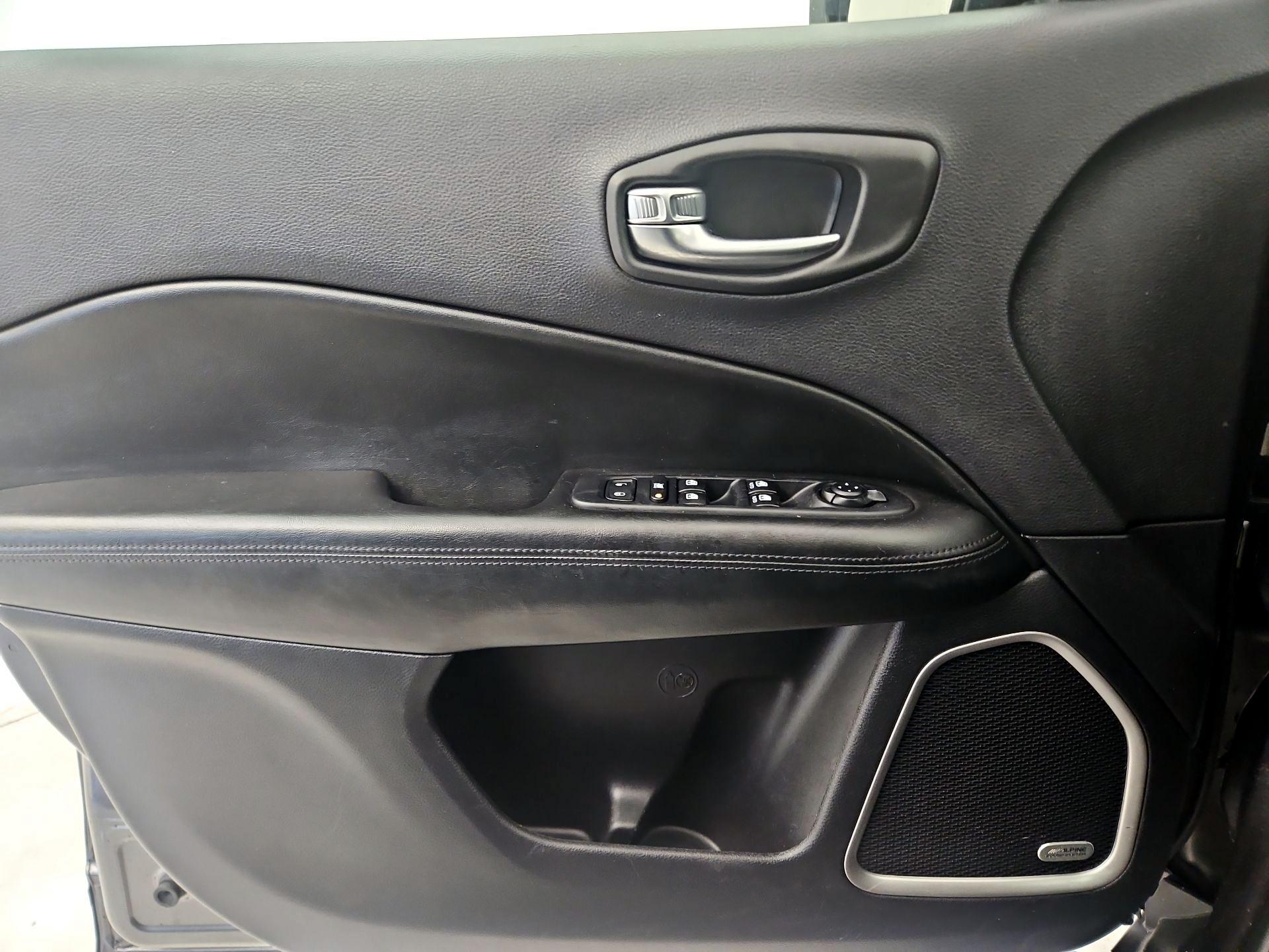 Thumbnail: 2021 Jeep Compass - 12