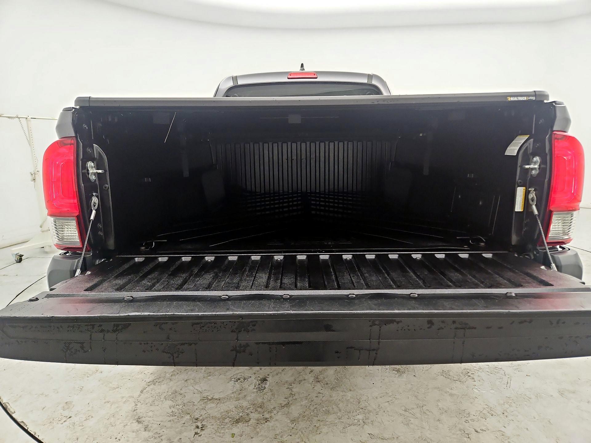 Thumbnail: 2021 Toyota Tacoma - 19