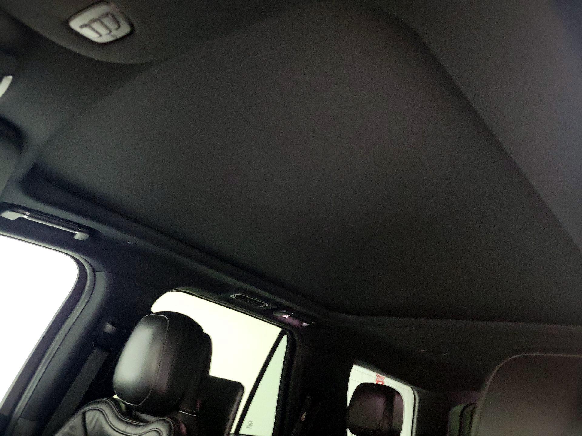 Thumbnail: 2020 Lincoln Navigator - 19