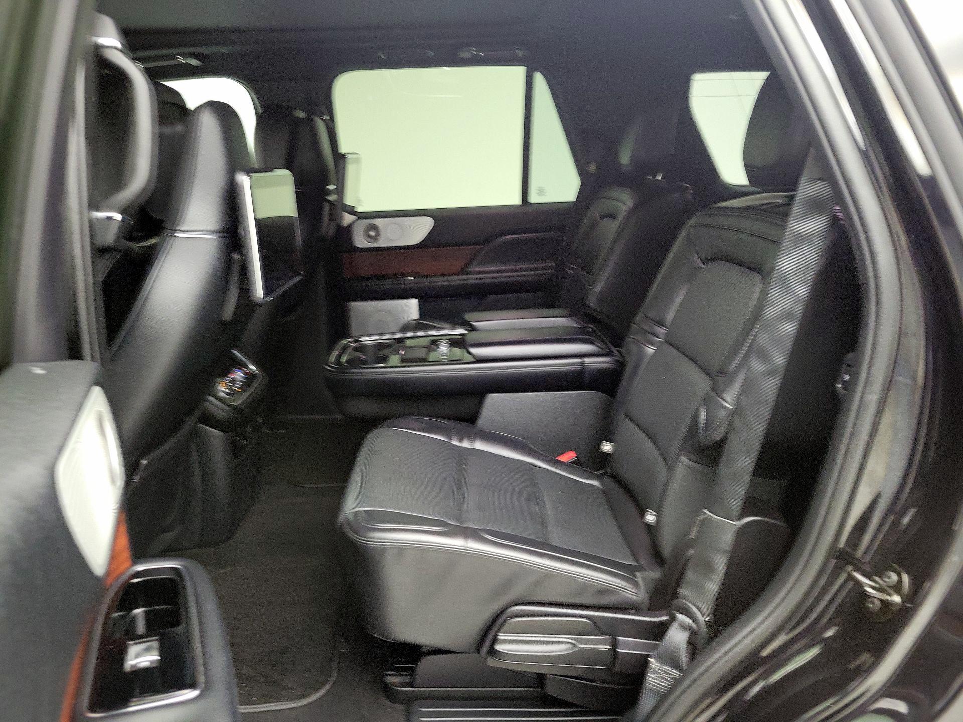 Thumbnail: 2020 Lincoln Navigator - 20