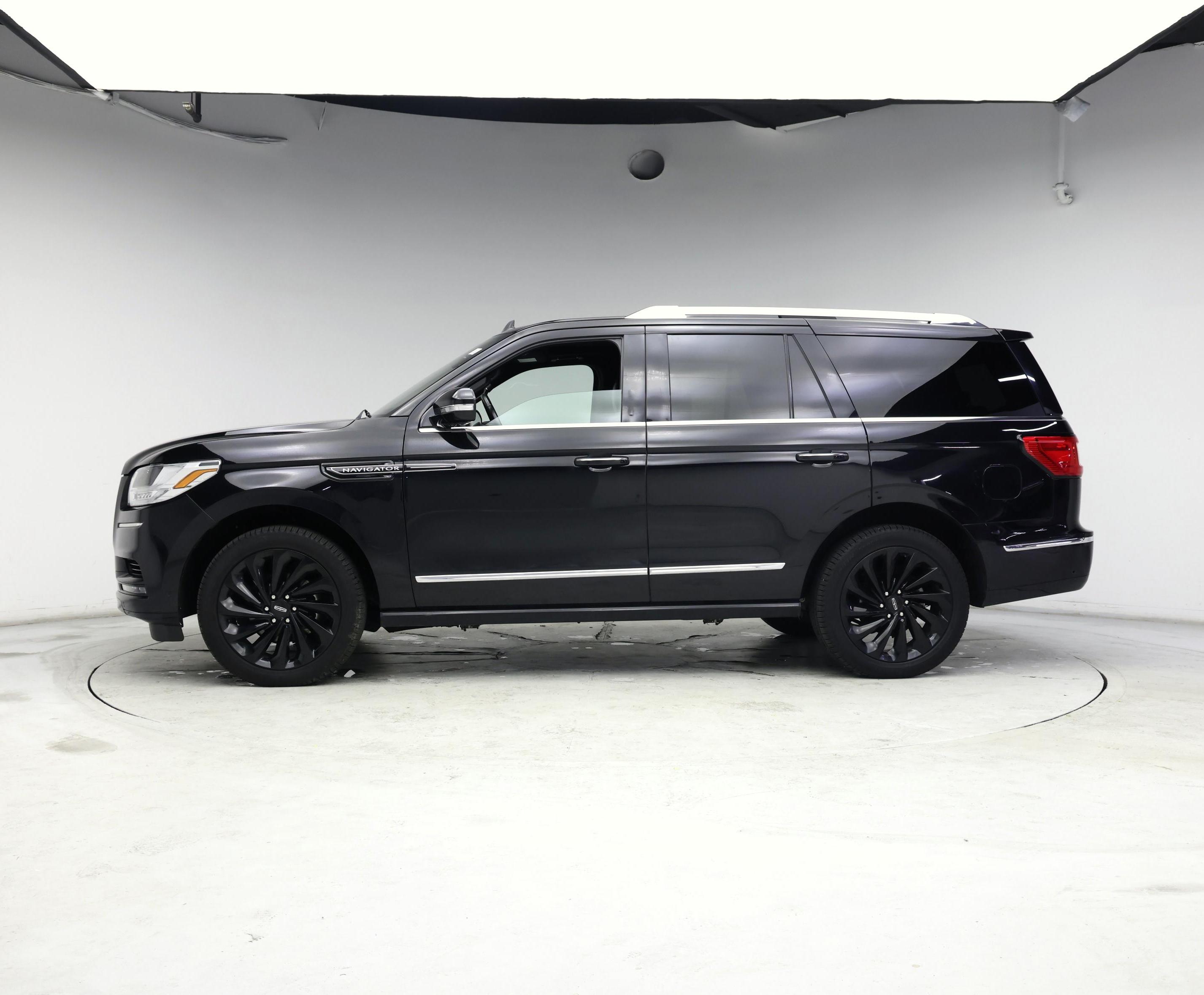 Thumbnail: 2020 Lincoln Navigator - 3