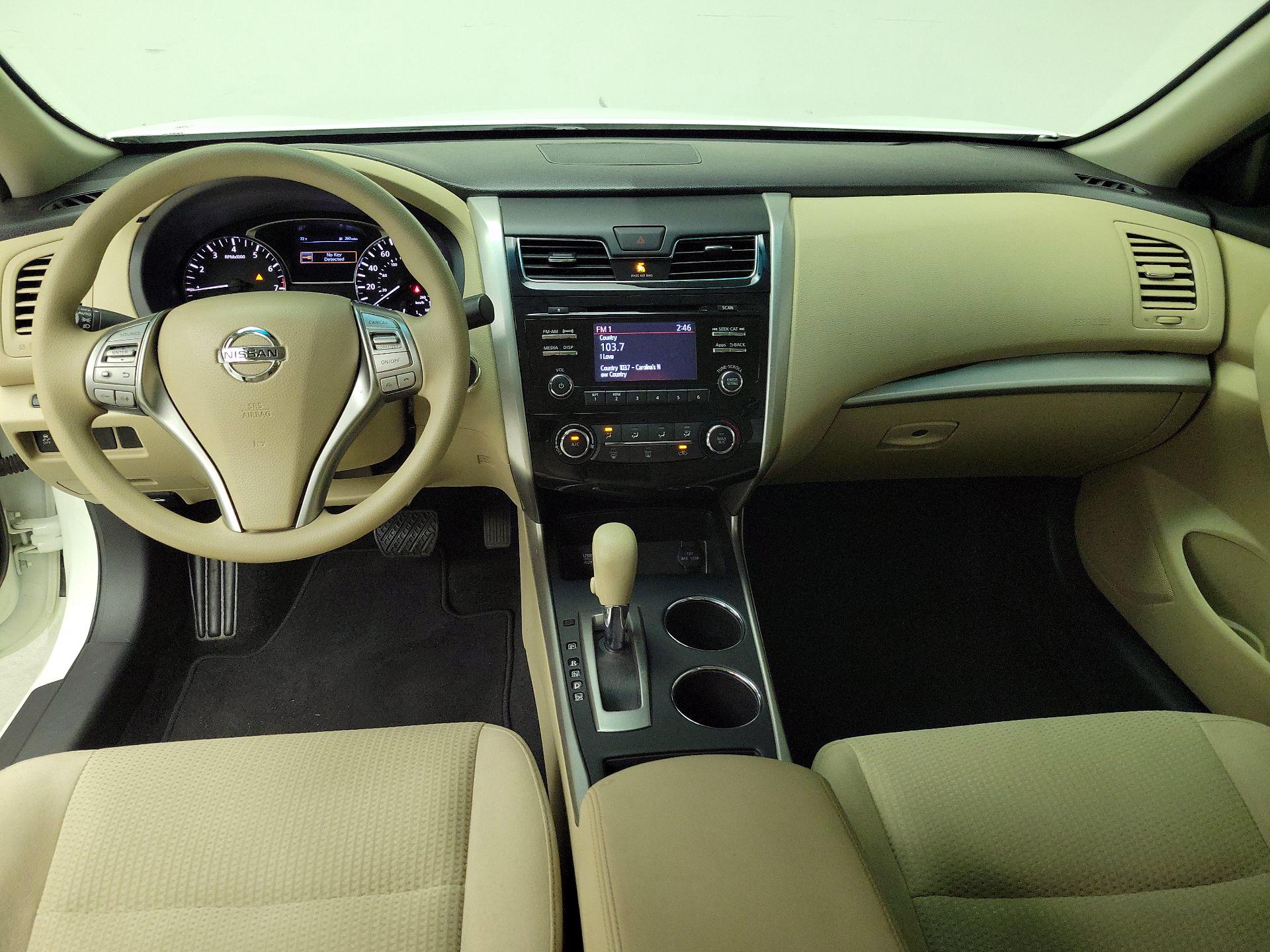 Thumbnail: 2015 Nissan Altima - 9