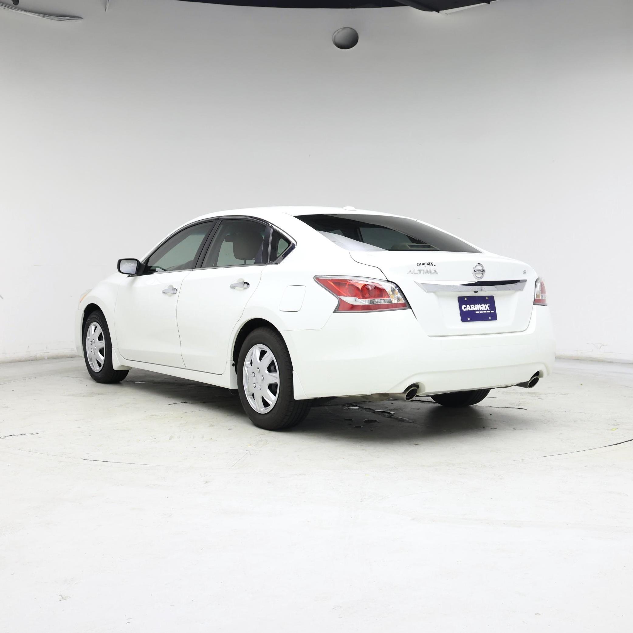 Thumbnail: 2015 Nissan Altima - 2