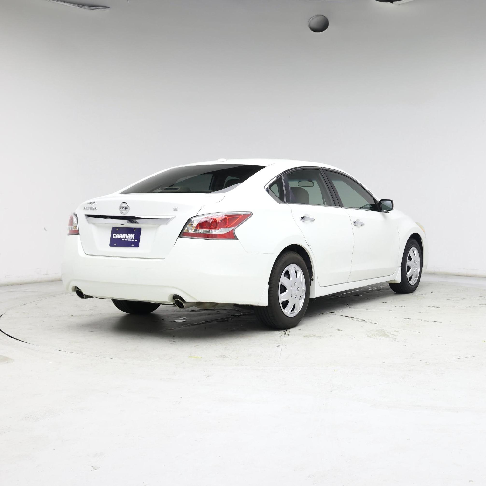 Thumbnail: 2015 Nissan Altima - 8