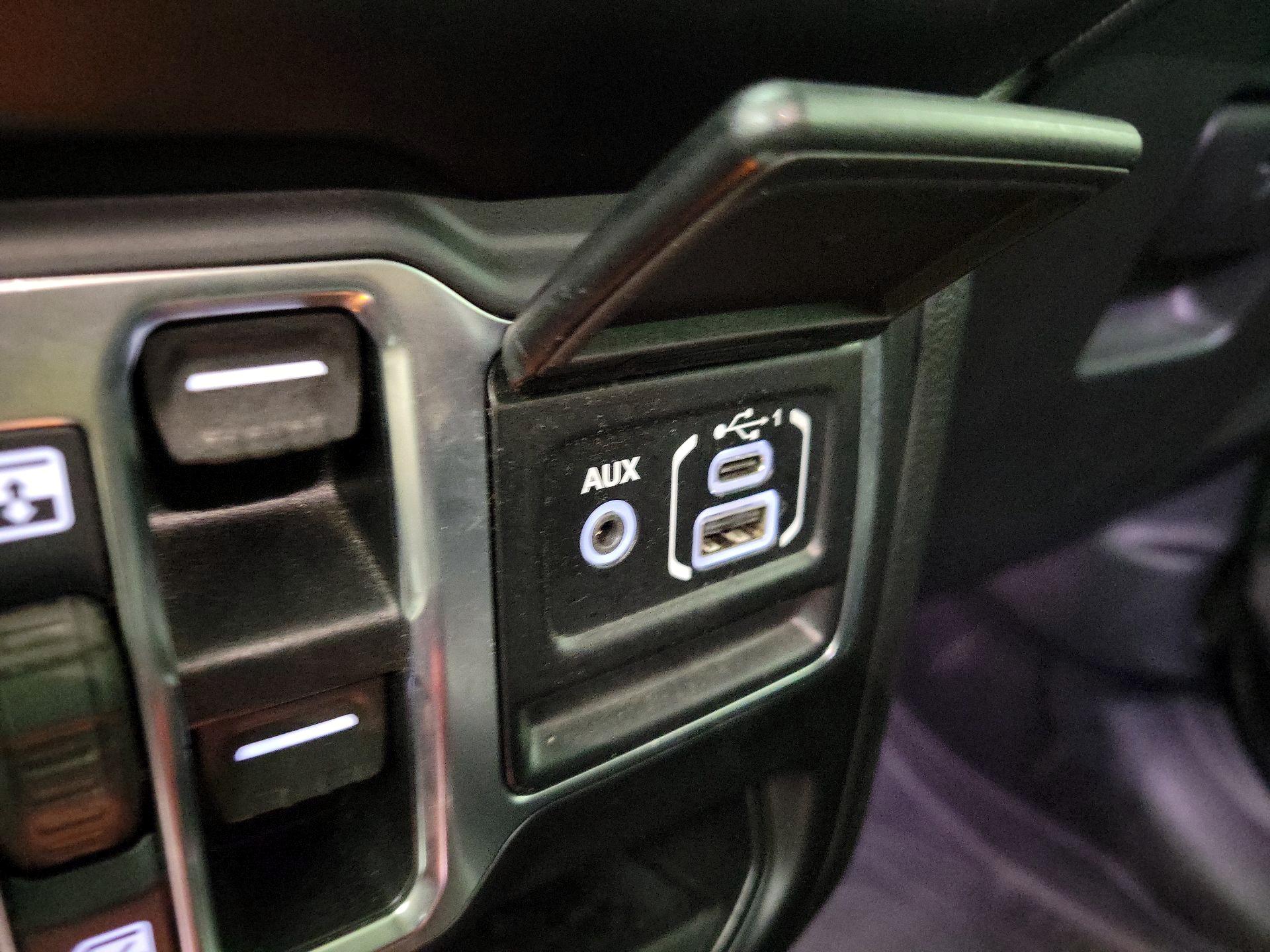 Thumbnail: 2020 Jeep Wrangler - 18
