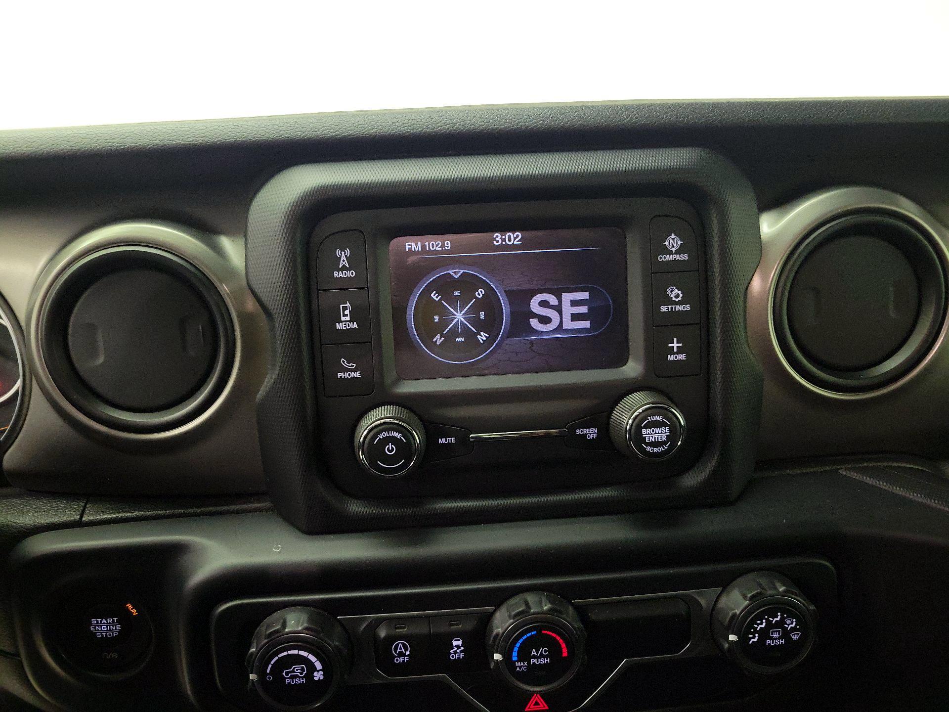 Thumbnail: 2019 Jeep Wrangler - 14