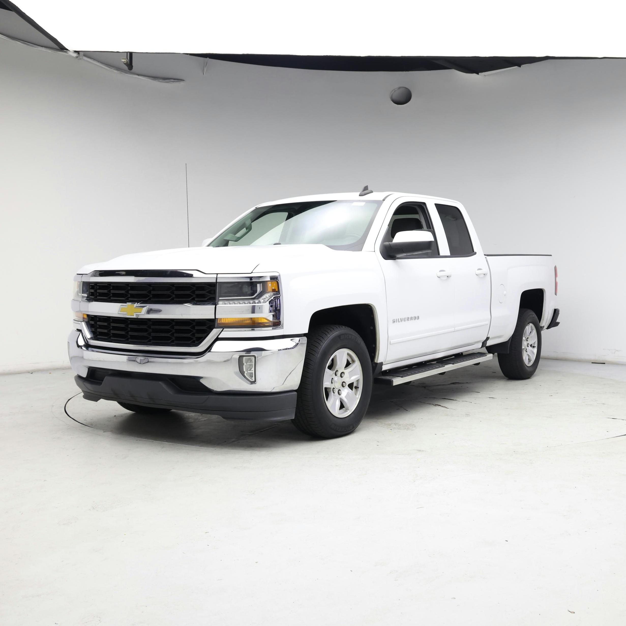 Thumbnail: 2018 Chevrolet Silverado 1500 - 4