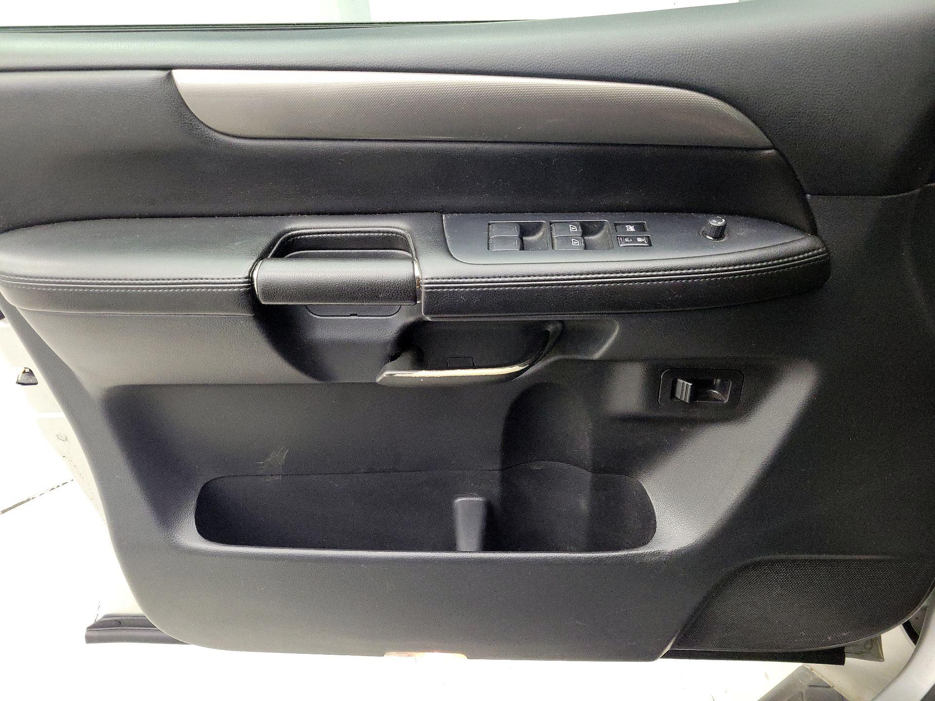 Thumbnail: 2013 Nissan Armada - 12