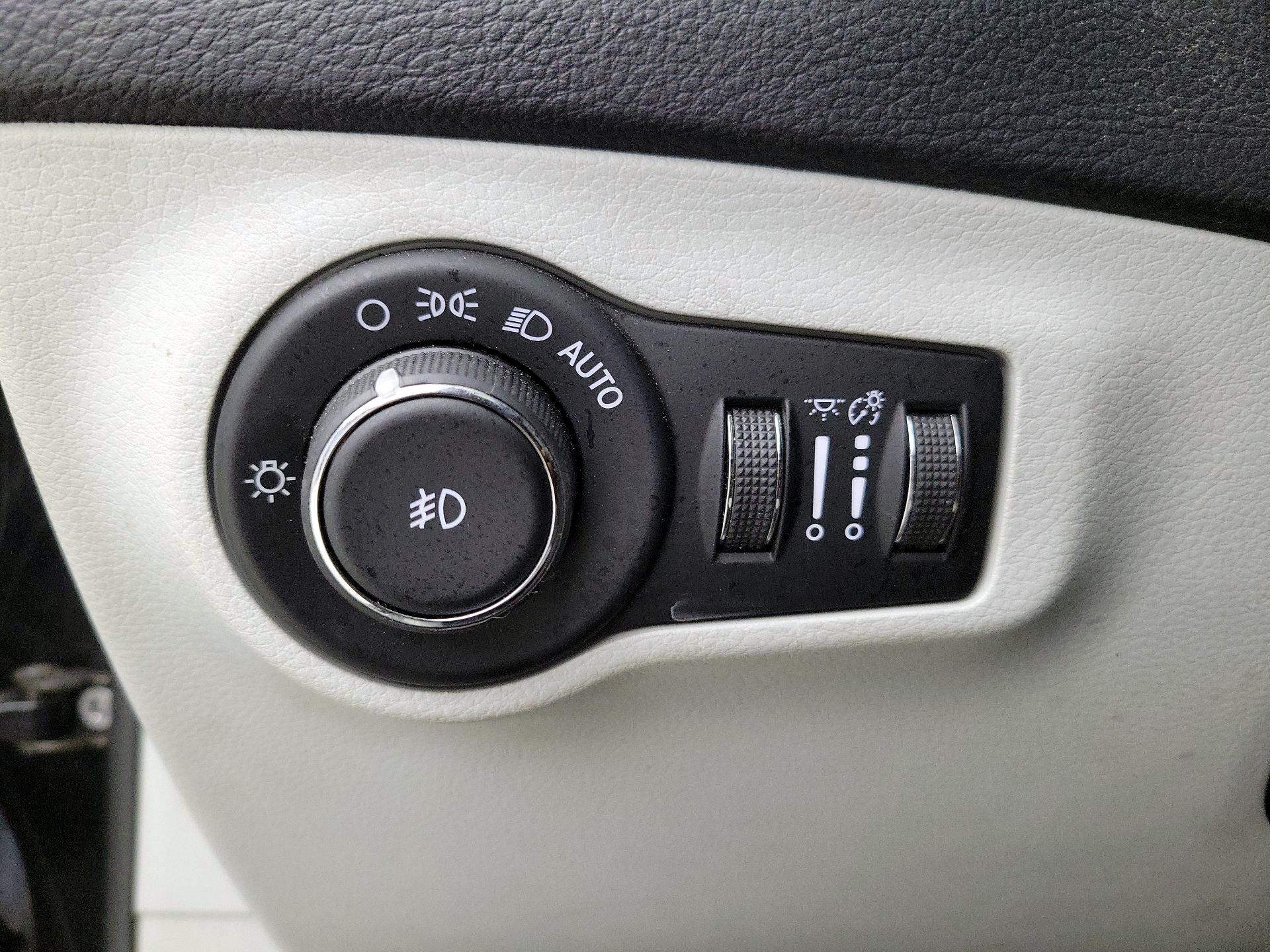 Thumbnail: 2018 Jeep Compass - 13