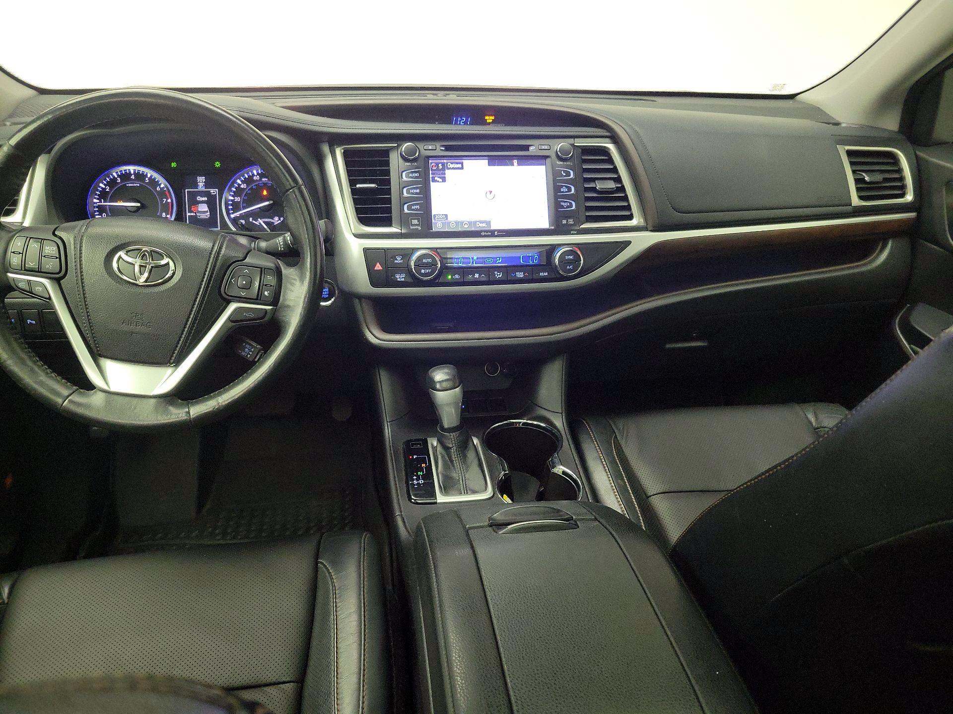 Thumbnail: 2015 Toyota Highlander - 9