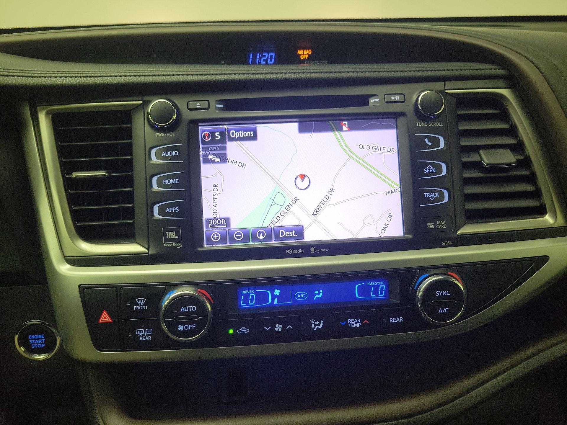 Thumbnail: 2015 Toyota Highlander - 14