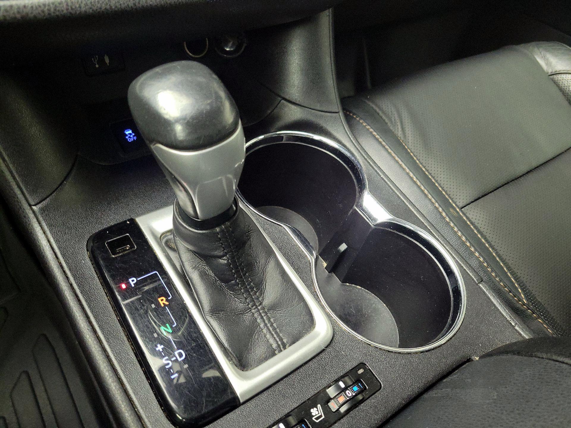 Thumbnail: 2015 Toyota Highlander - 18