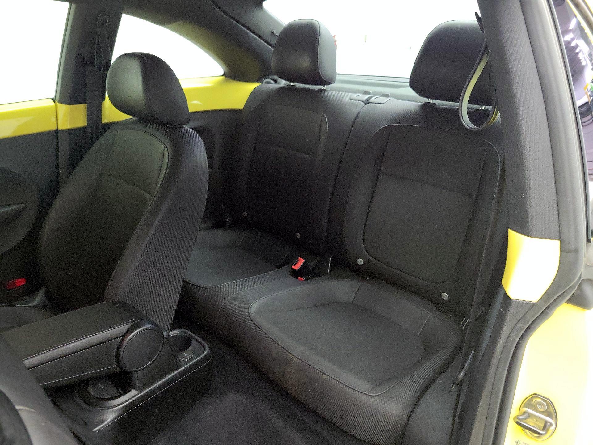 Thumbnail: 2015 Volkswagen Beetle - 18