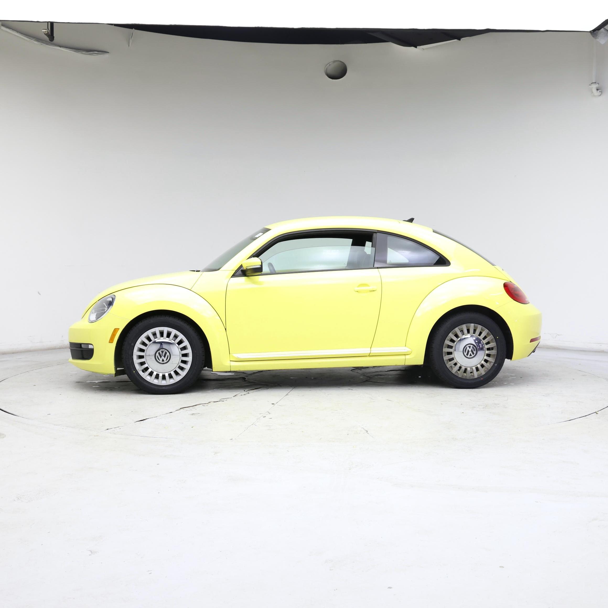 Thumbnail: 2015 Volkswagen Beetle - 3