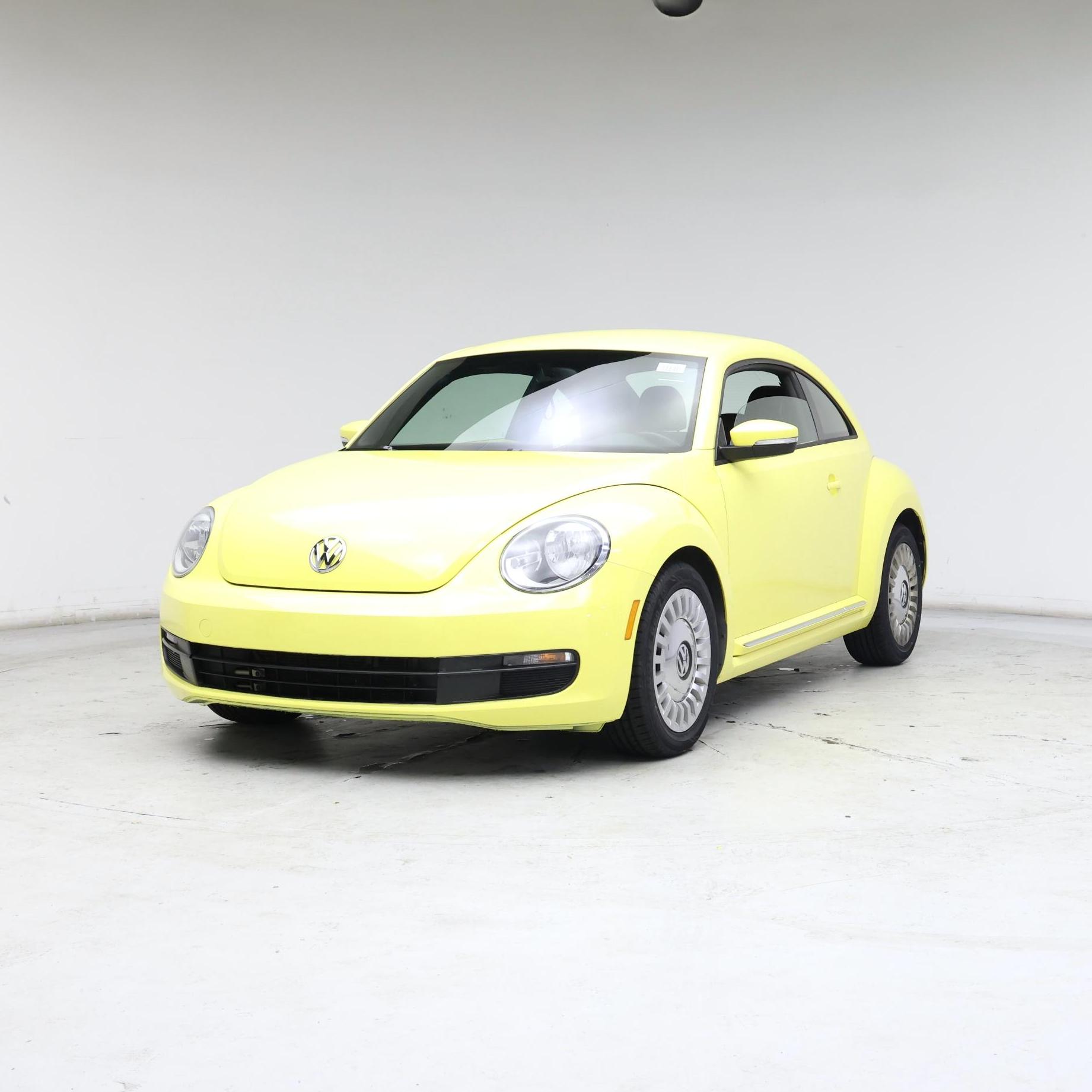 Thumbnail: 2015 Volkswagen Beetle - 4