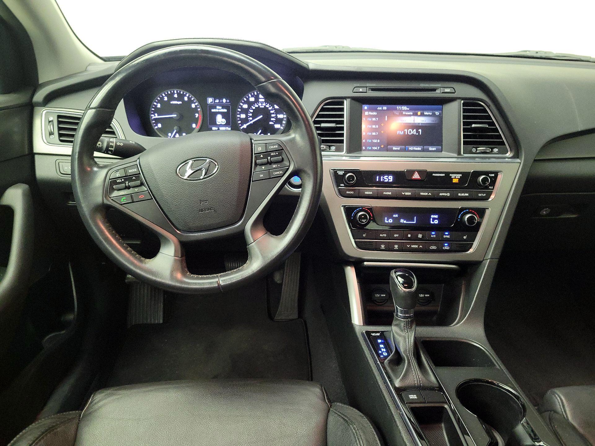 Thumbnail: 2016 Hyundai Sonata - 10