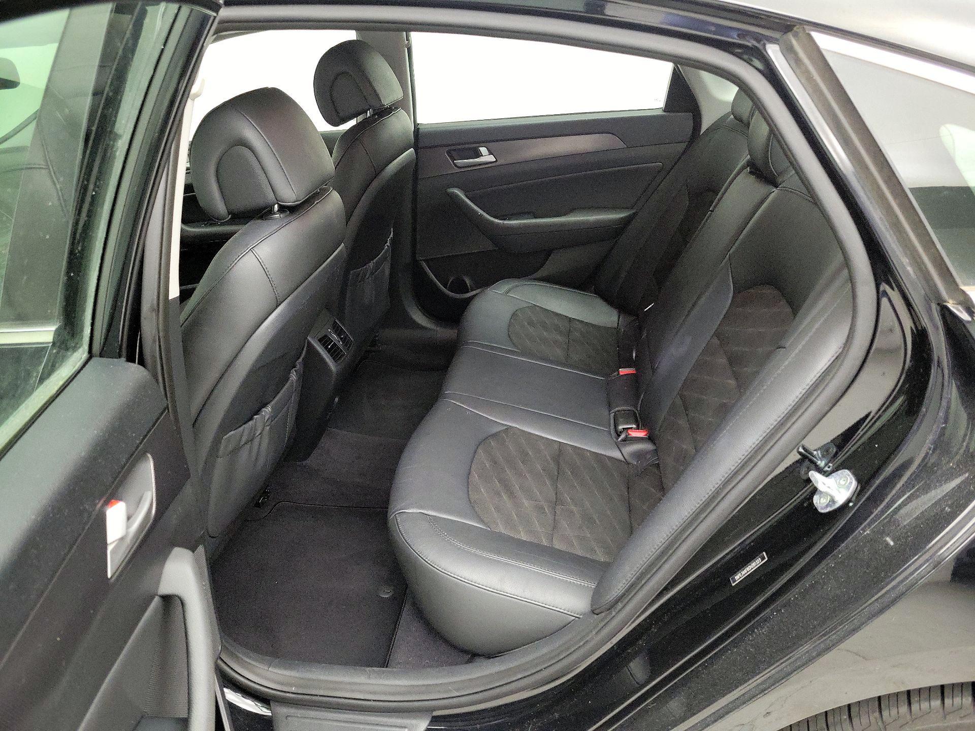 Thumbnail: 2016 Hyundai Sonata - 19