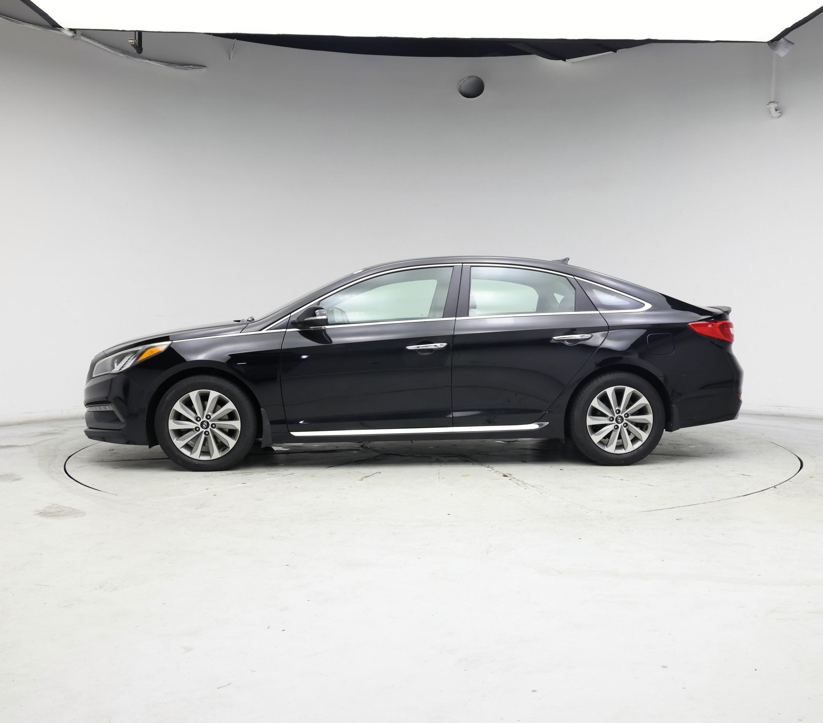 Thumbnail: 2016 Hyundai Sonata - 3