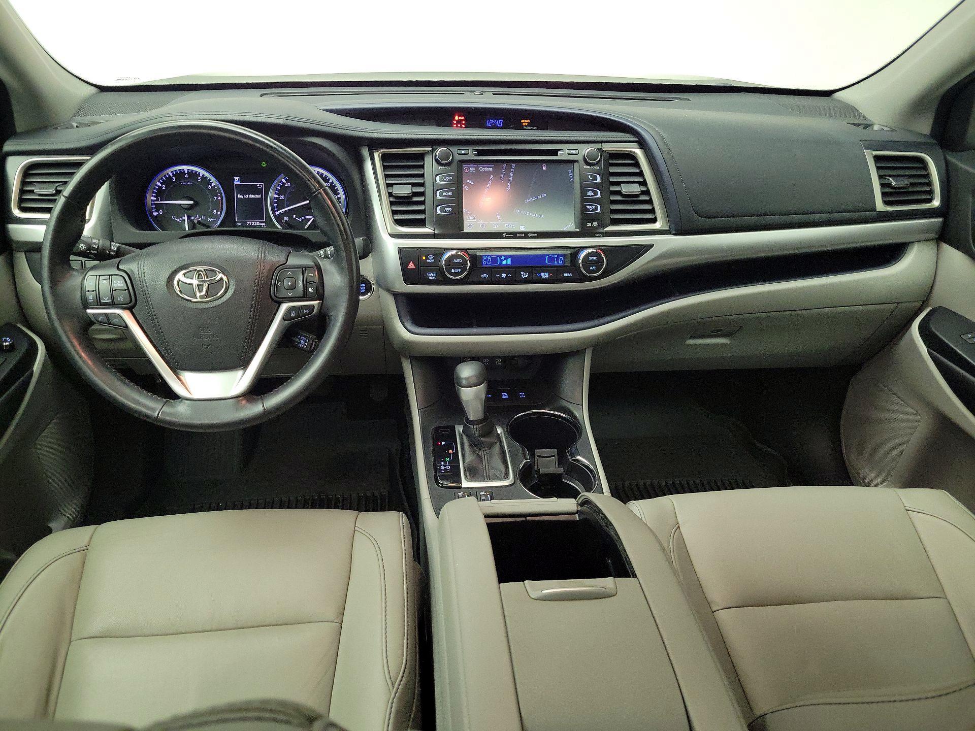 Thumbnail: 2017 Toyota Highlander - 9