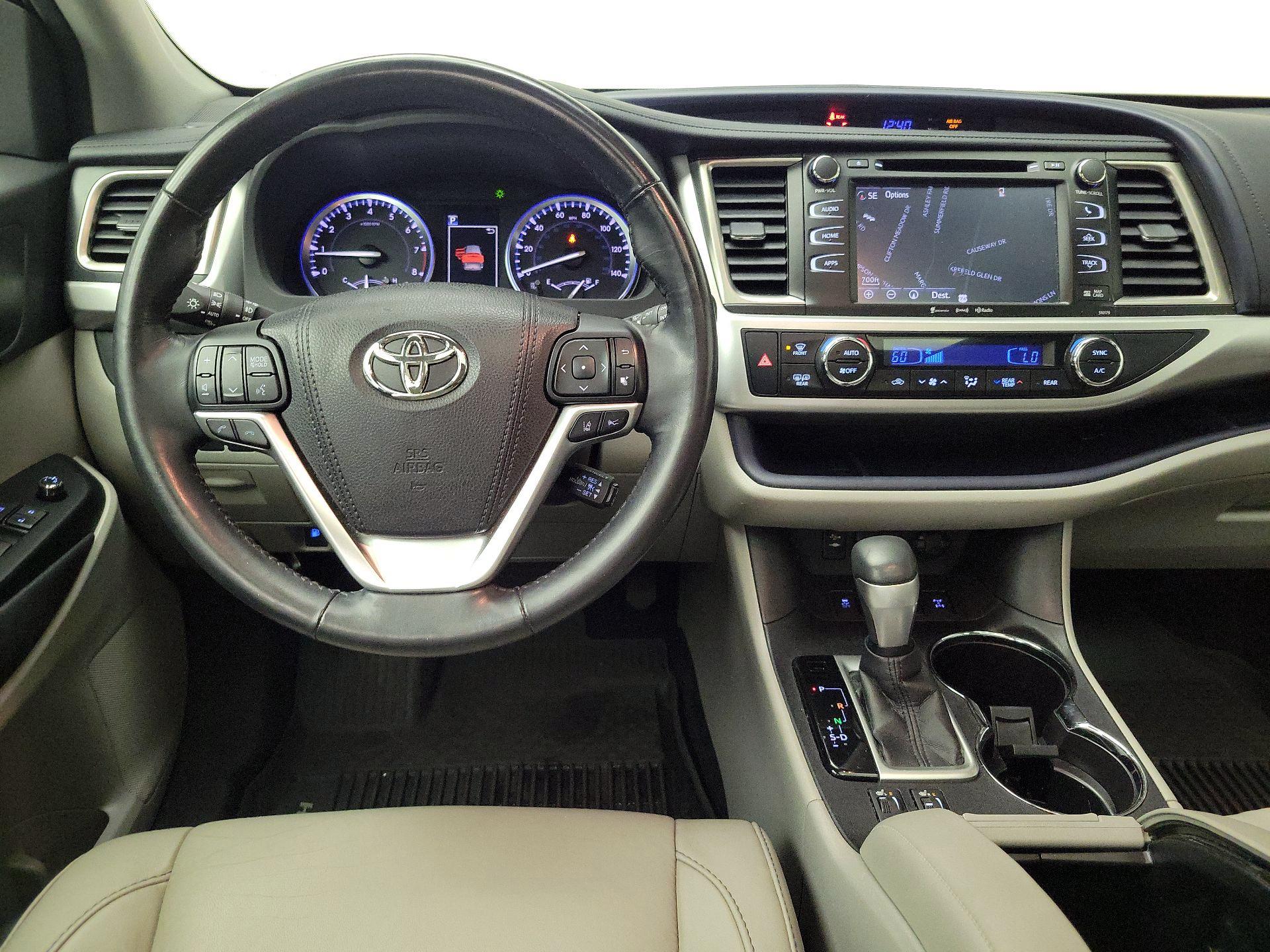 Thumbnail: 2017 Toyota Highlander - 10