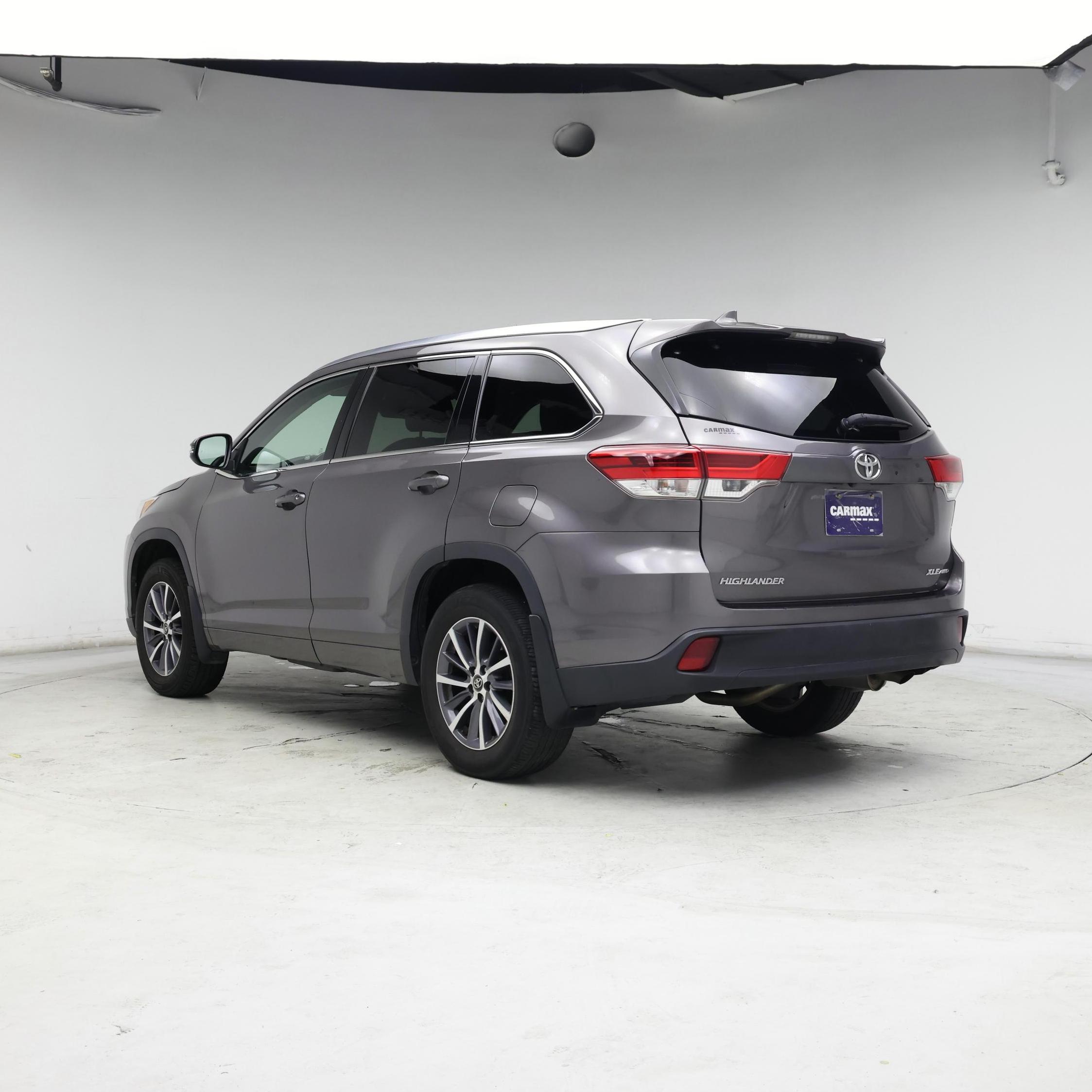 Thumbnail: 2017 Toyota Highlander - 2