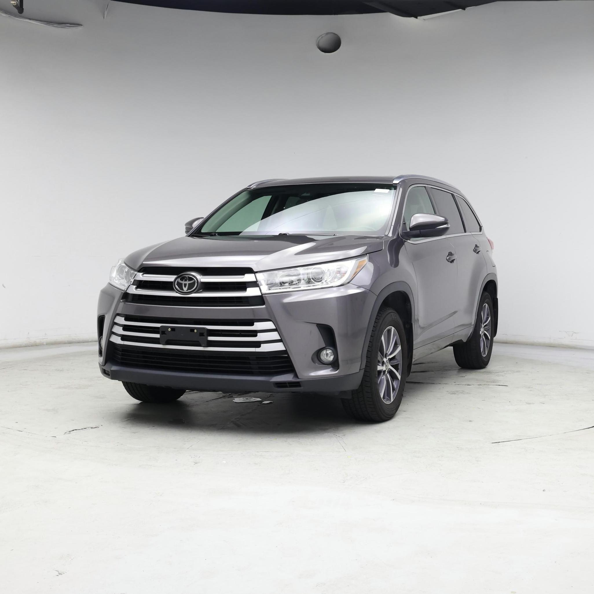 Thumbnail: 2017 Toyota Highlander - 4