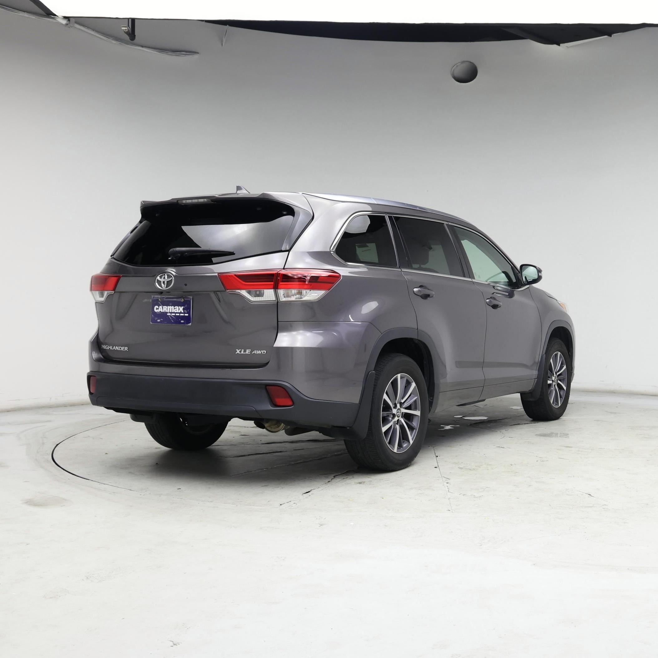 Thumbnail: 2017 Toyota Highlander - 8