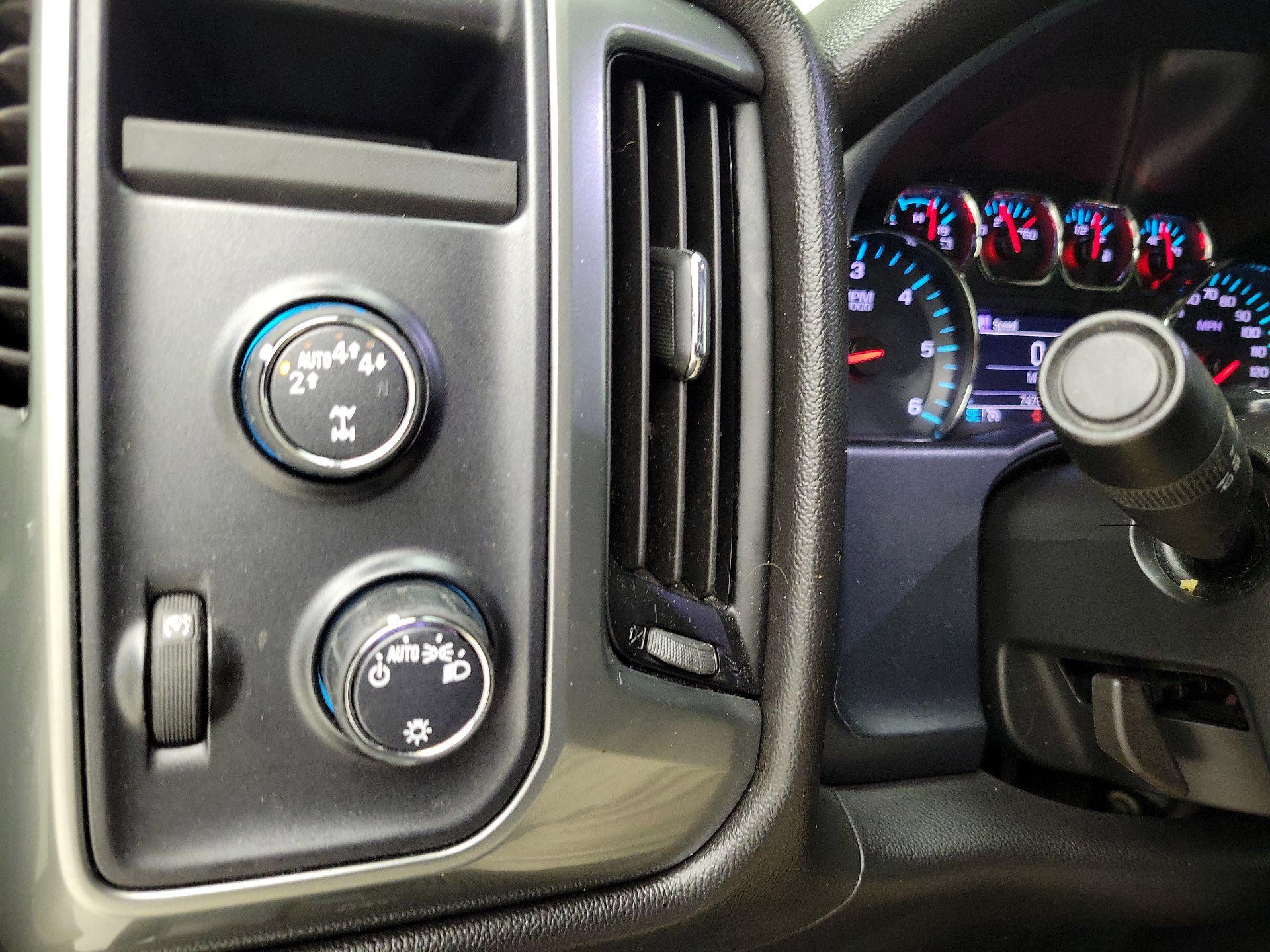 Thumbnail: 2019 Chevrolet Silverado 1500 - 13