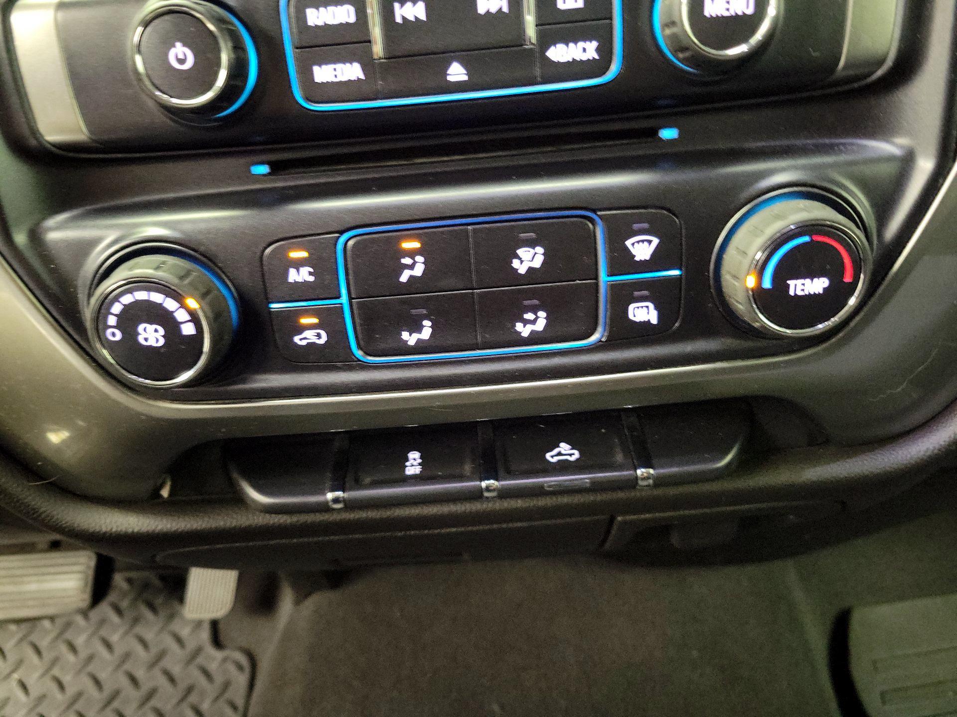 Thumbnail: 2019 Chevrolet Silverado 1500 - 17