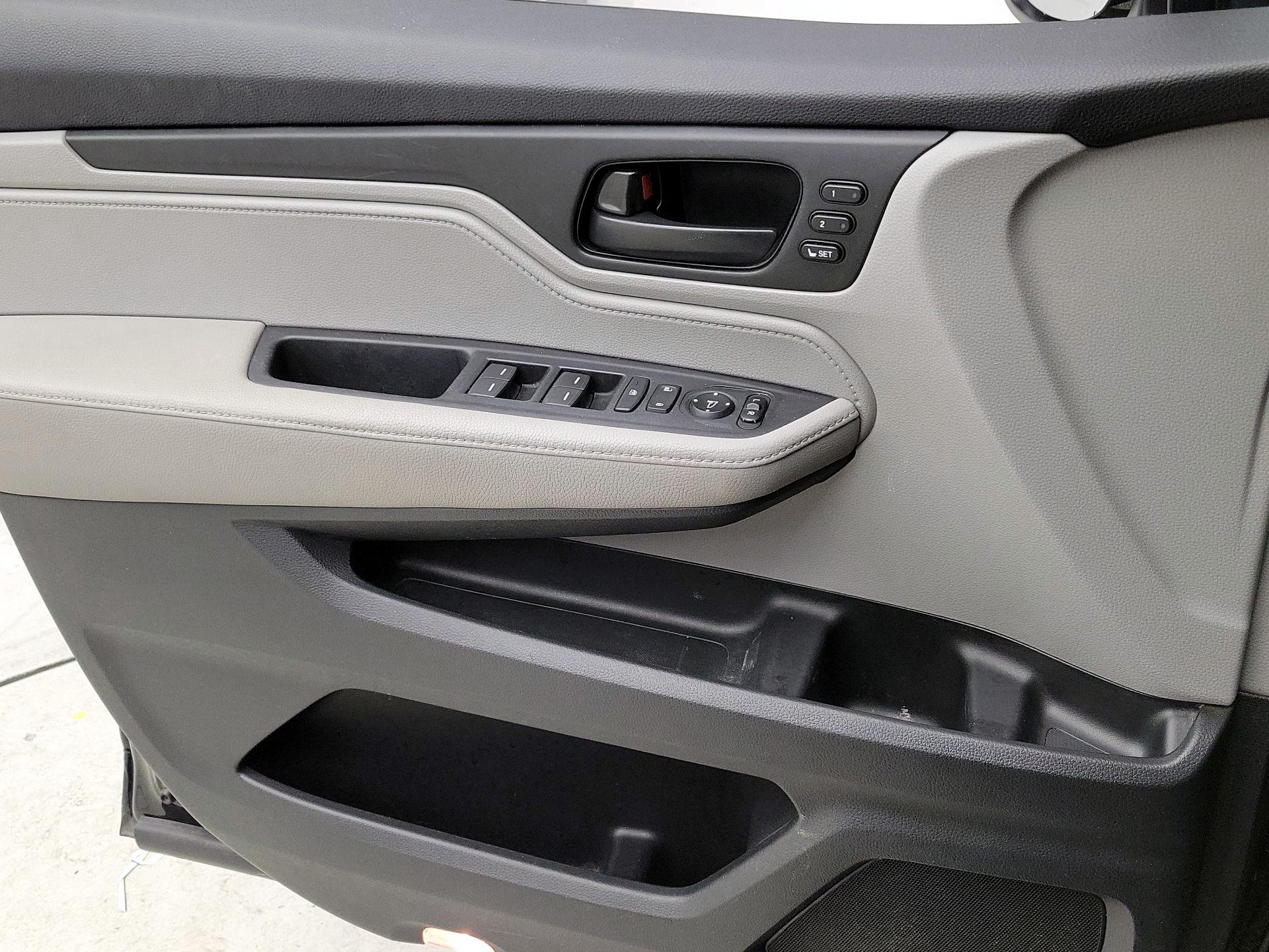 Thumbnail: 2018 Honda Odyssey - 12
