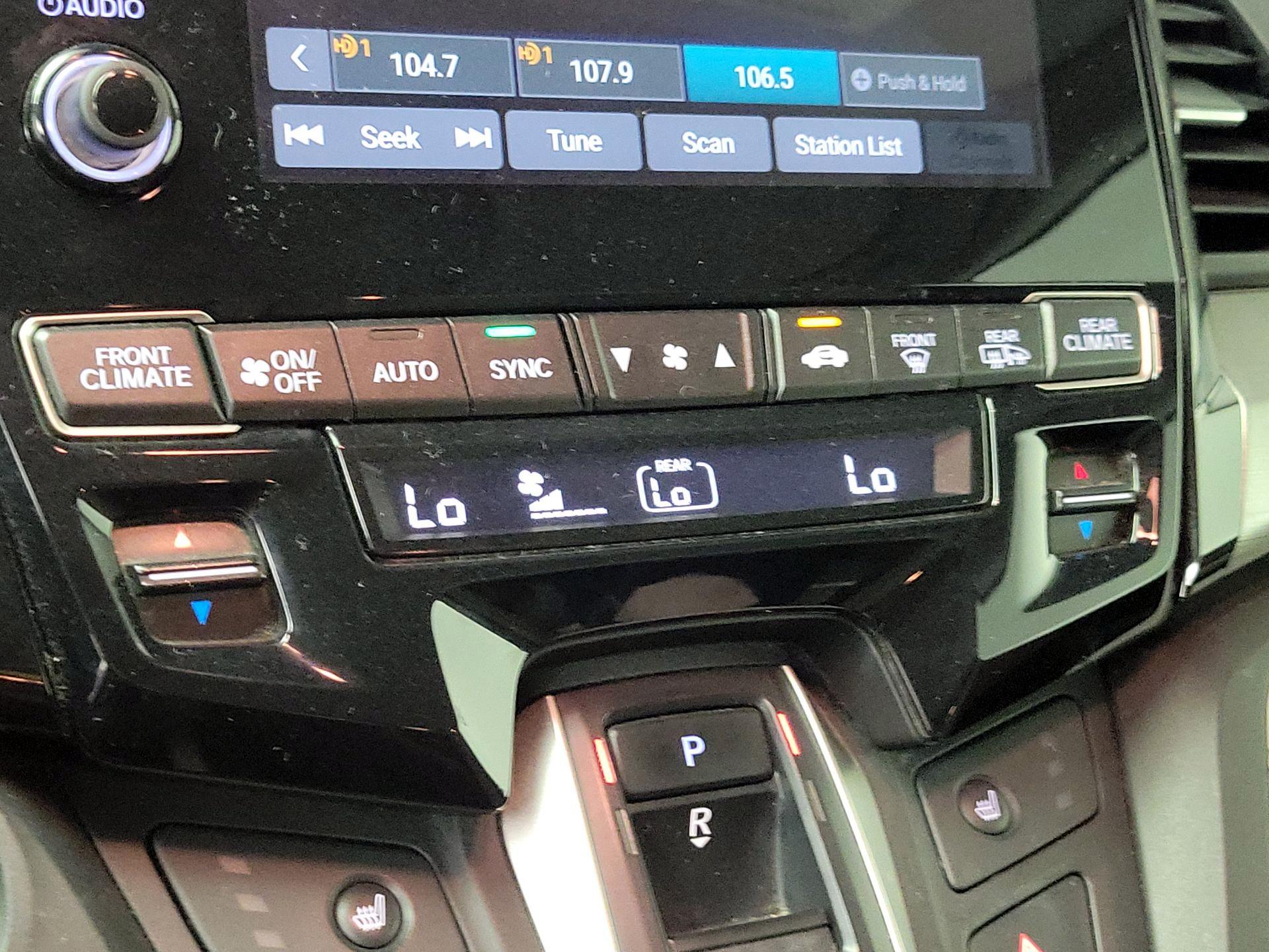 Thumbnail: 2018 Honda Odyssey - 16