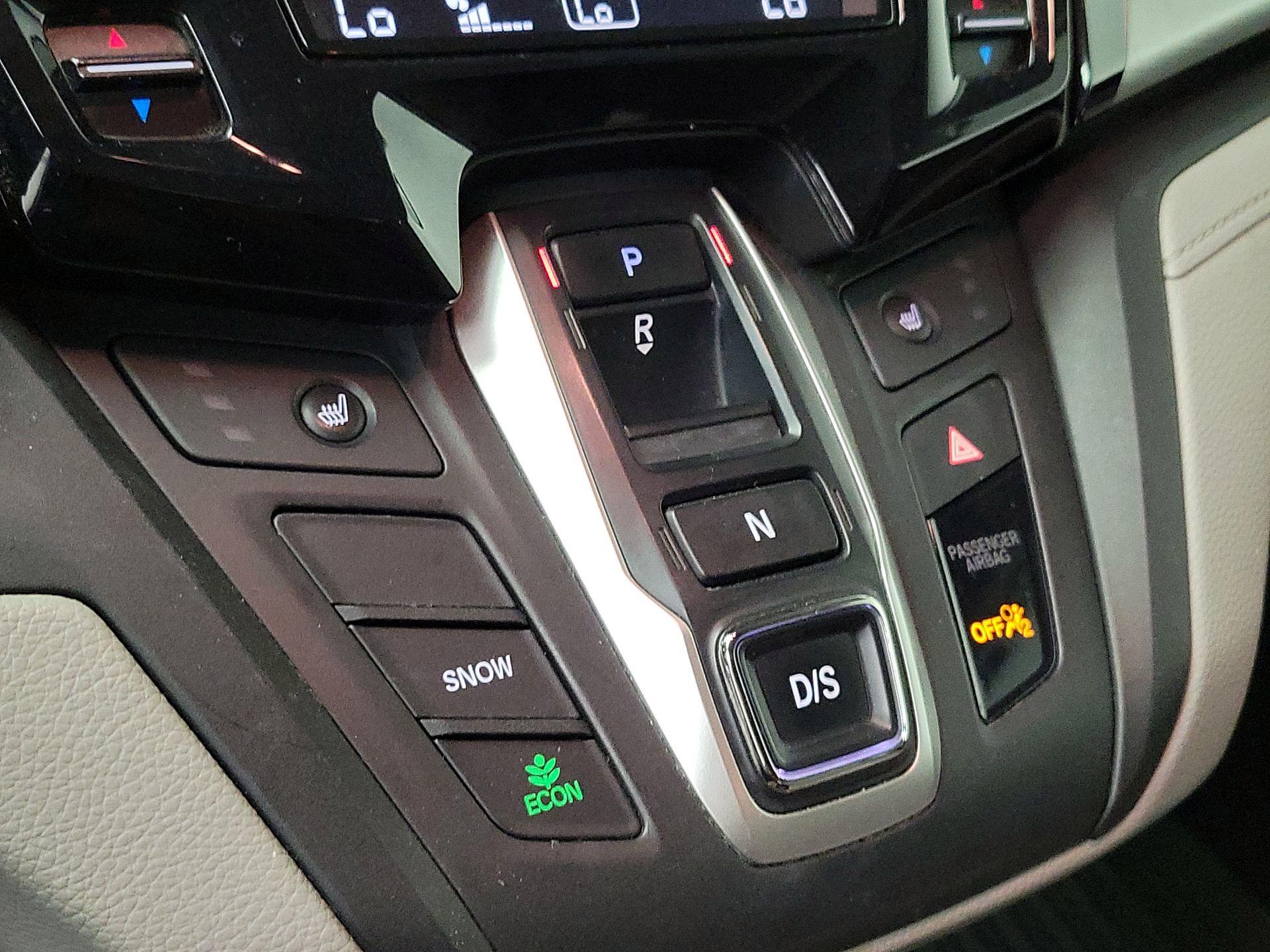 Thumbnail: 2018 Honda Odyssey - 17