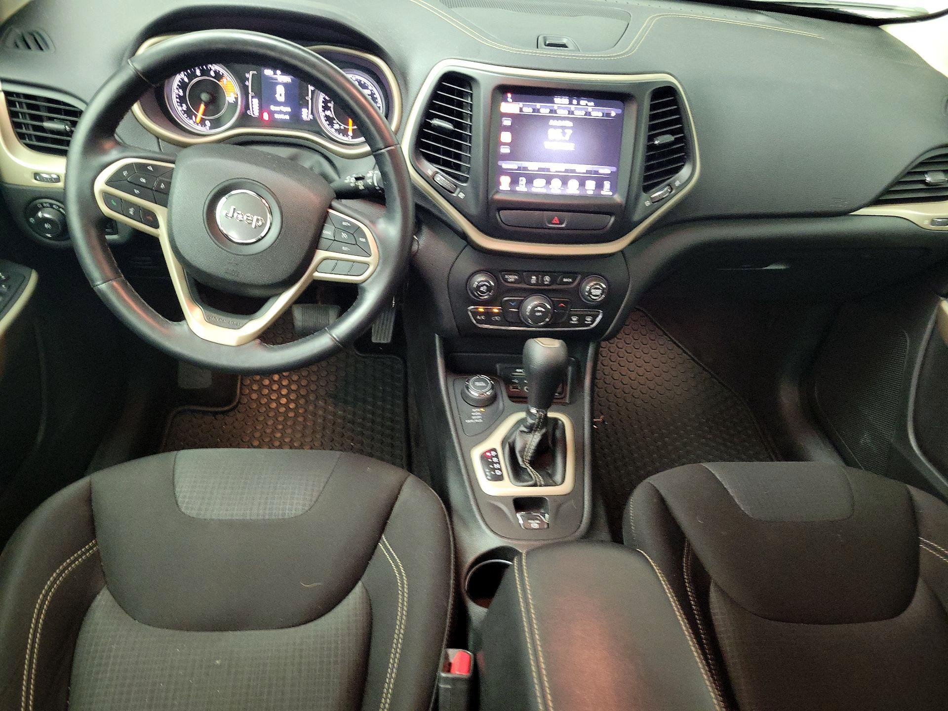 Thumbnail: 2017 Jeep Cherokee - 9
