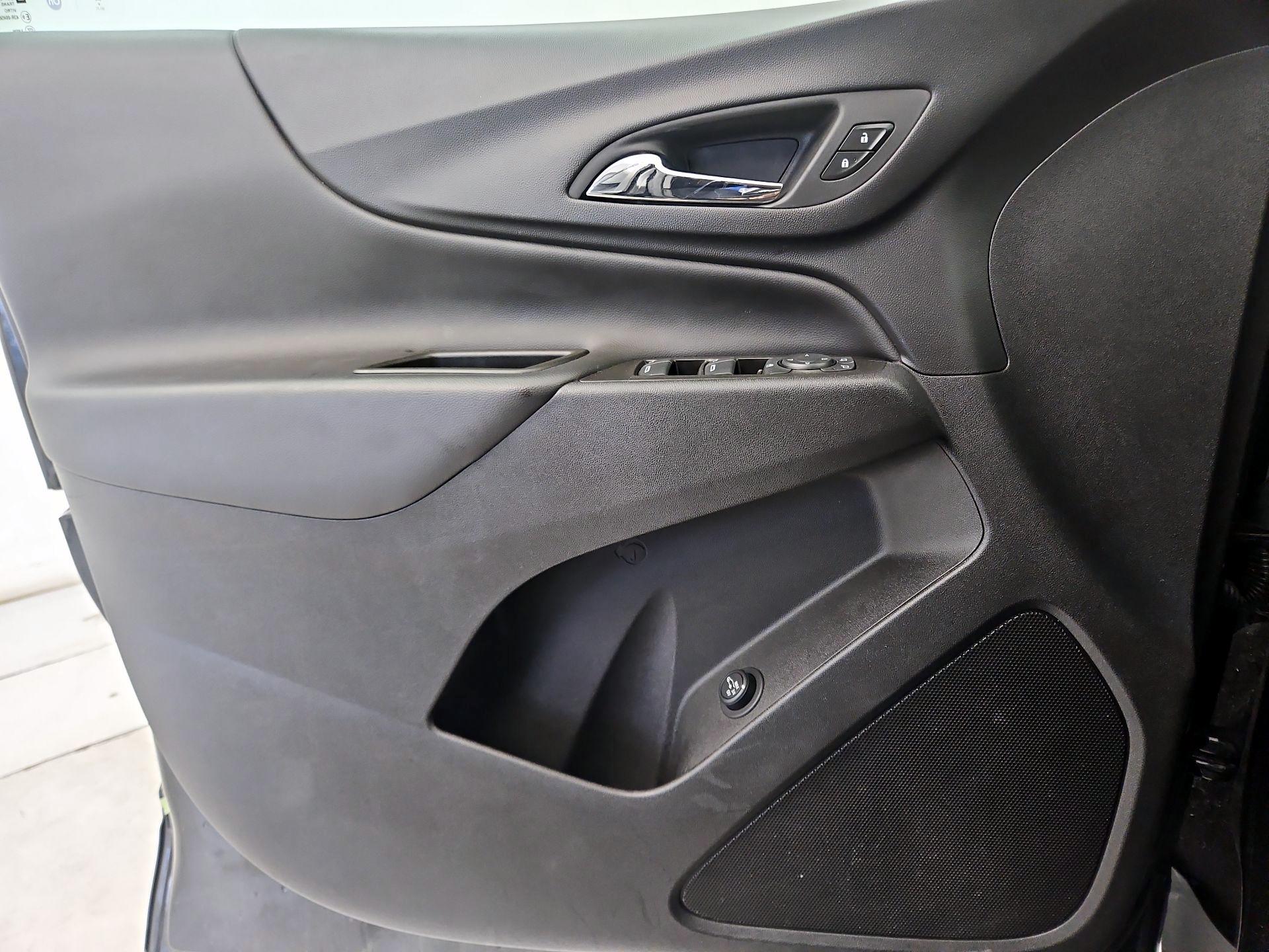 Thumbnail: 2022 Chevrolet Equinox - 12