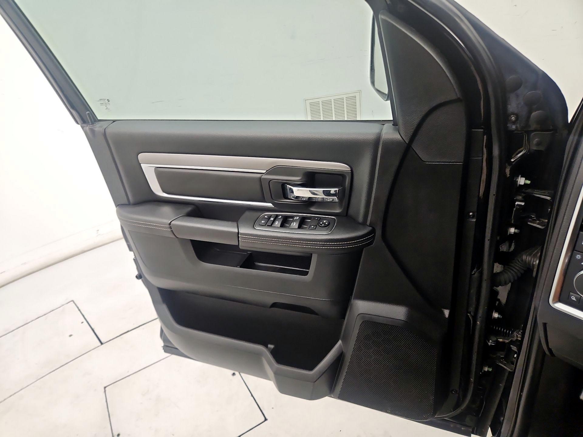 Thumbnail: 2022 RAM 1500 Classic - 12