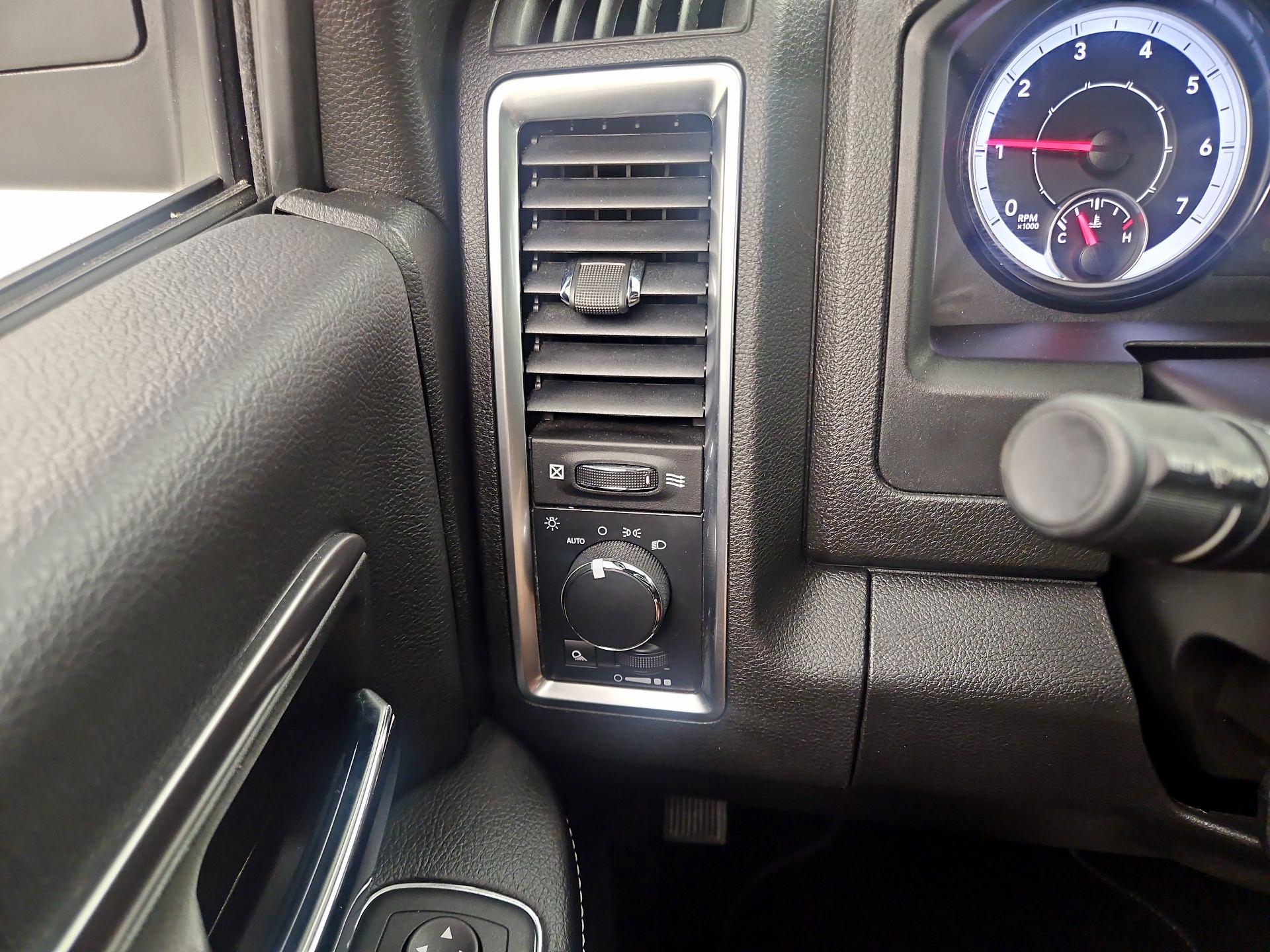Thumbnail: 2022 RAM 1500 Classic - 13